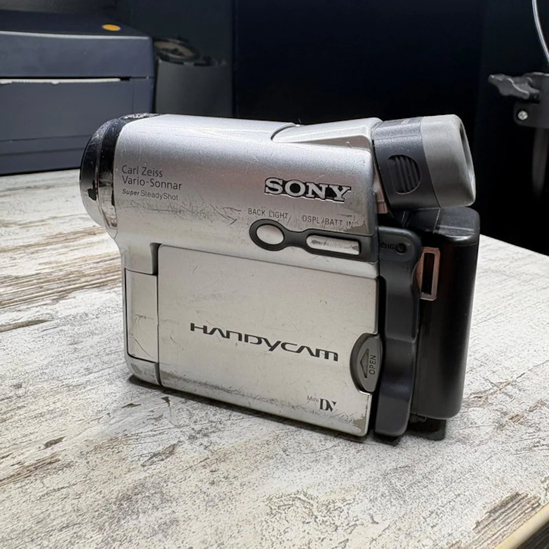 Sony DCR-HC16K Digital camera