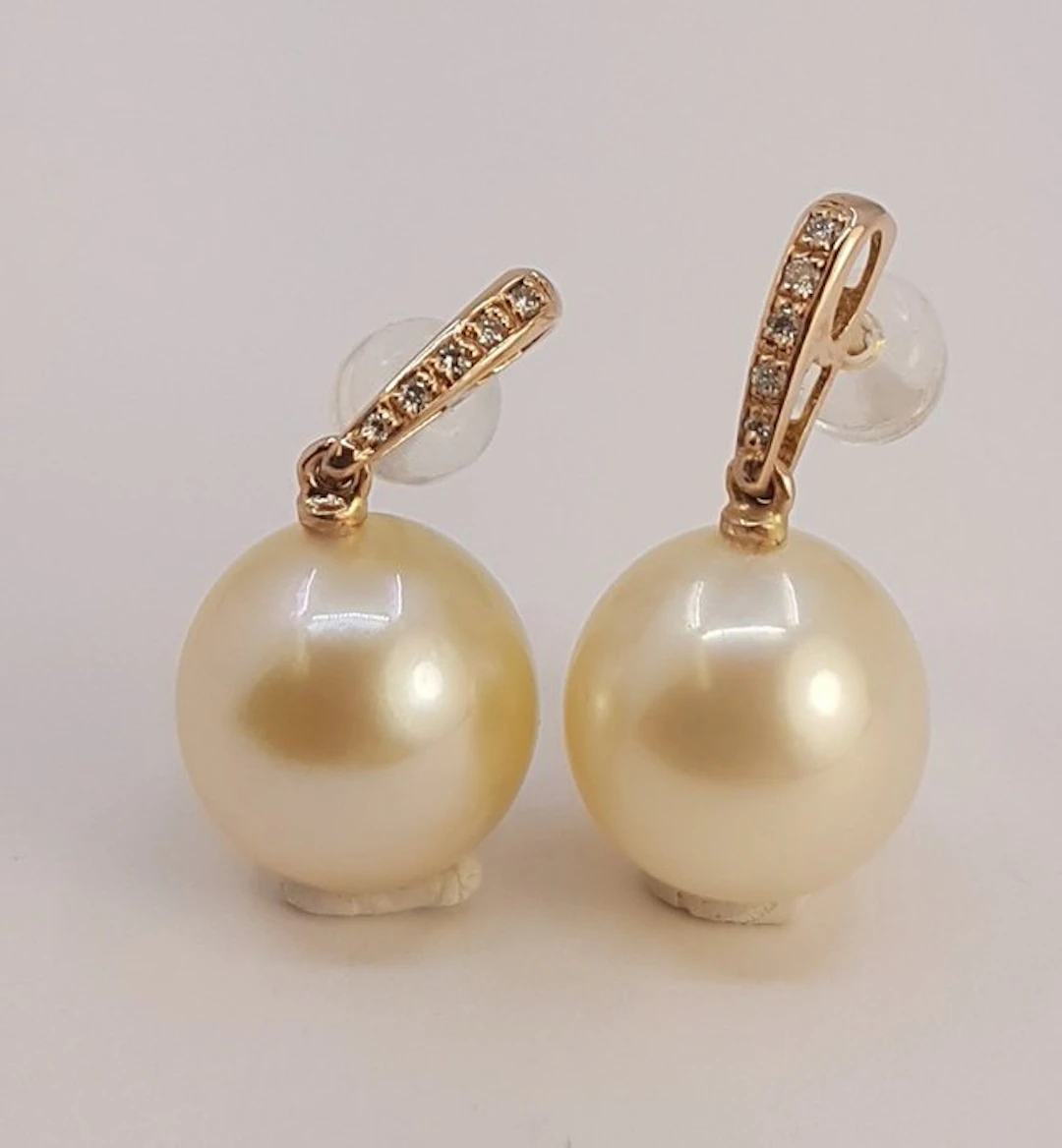 Earrings - 14 kt. Rose gold, 11x12mm Golden South Sea Pearls - 0.08ct. tw.