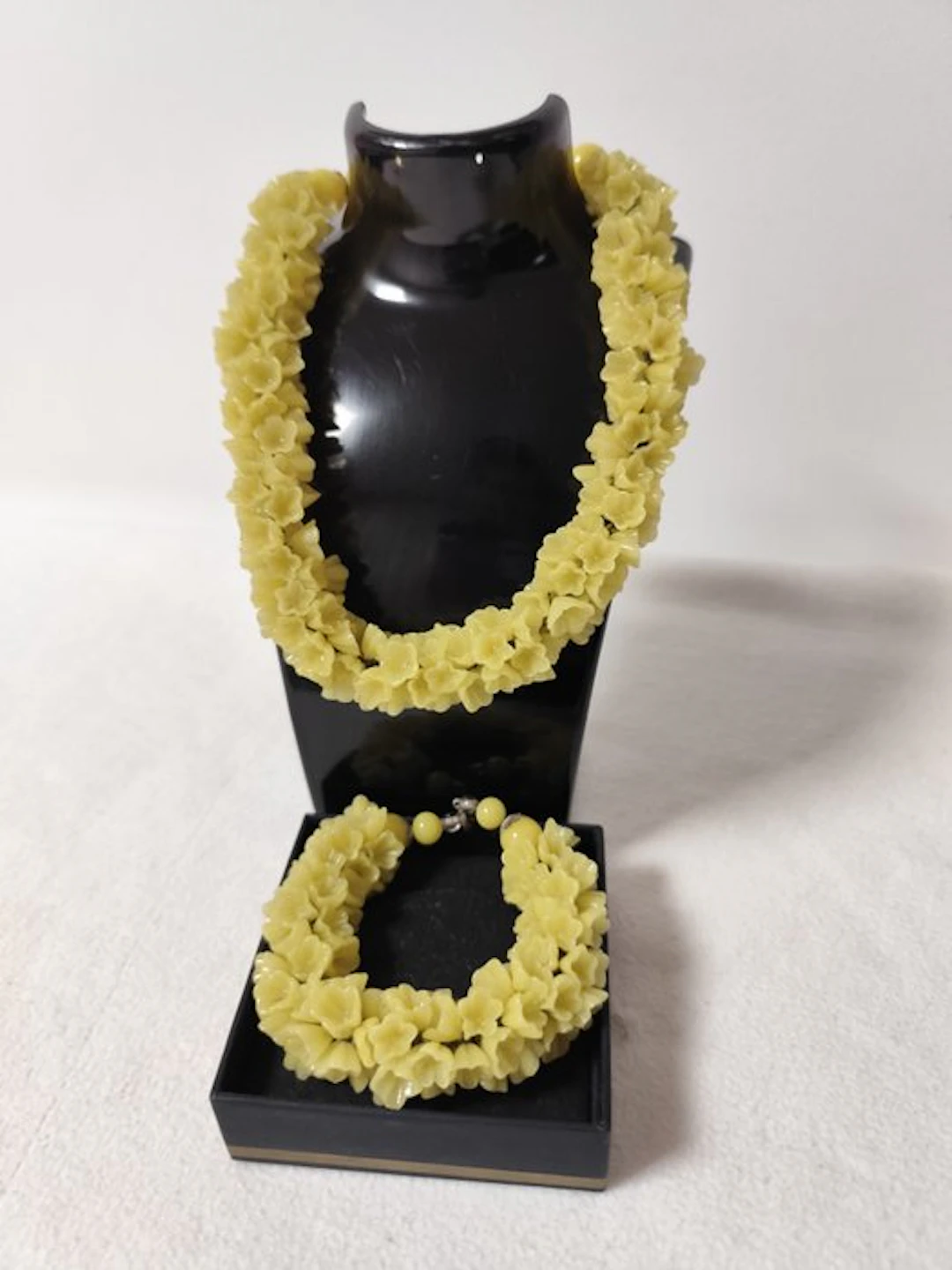 Themed collection - Rare vintage costume jewelry set...