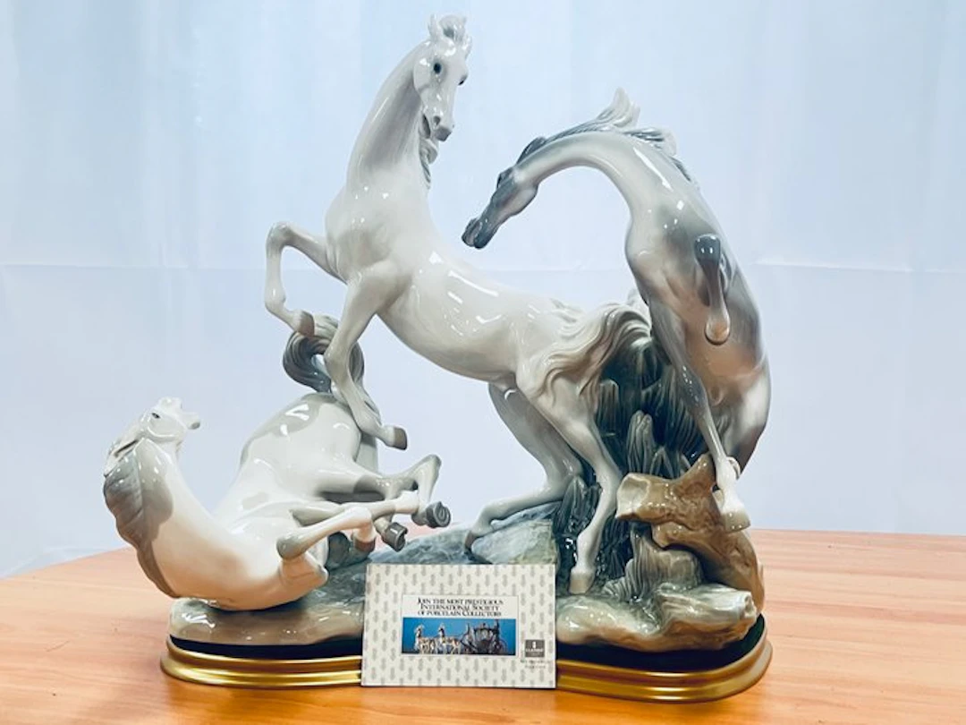 Lladró - Fulgencio Garcia - Sculpture, Horse's Group - 49 cm - Porcelain