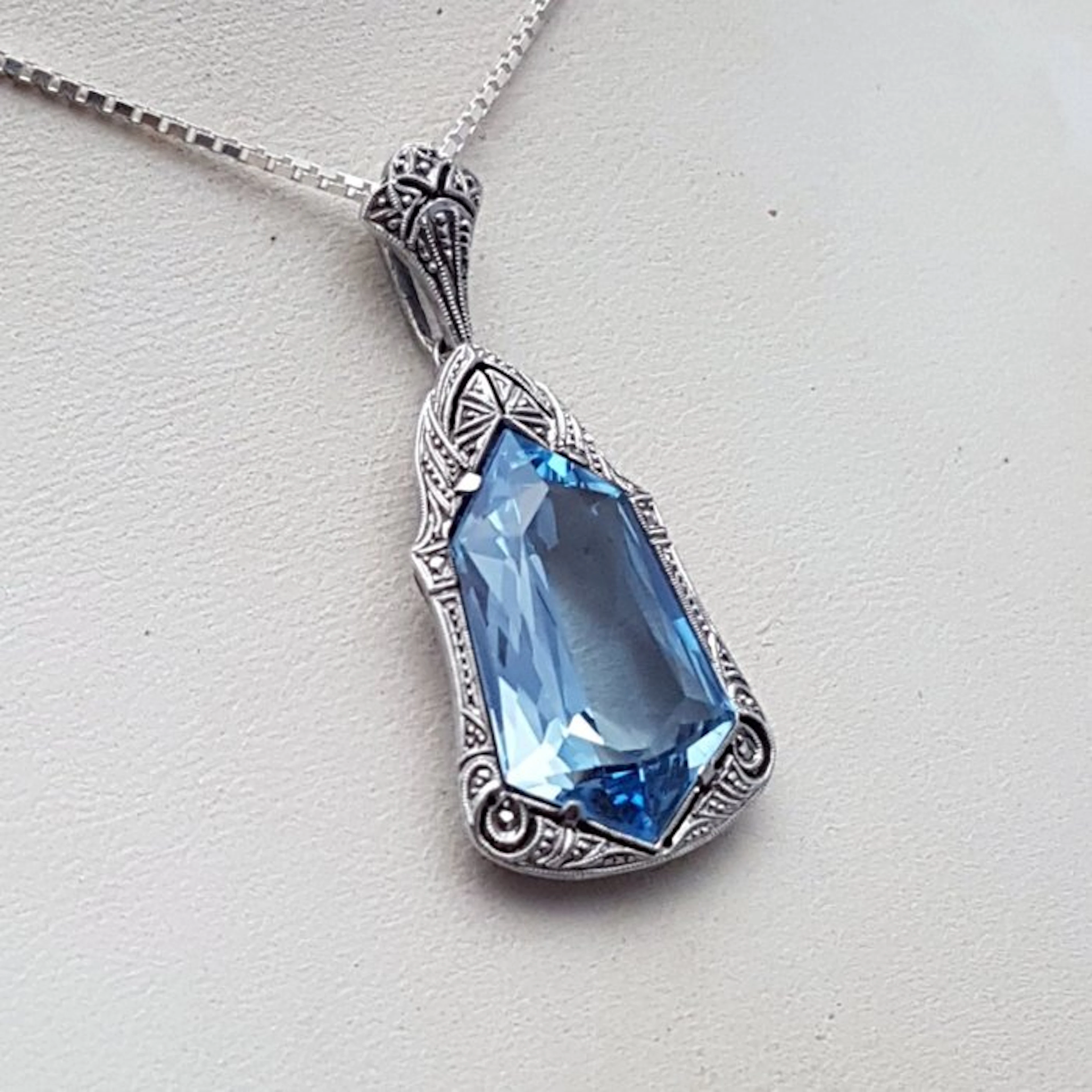 Silver, Art Deco, Blue Spinel (Tested) - Necklace with pendant