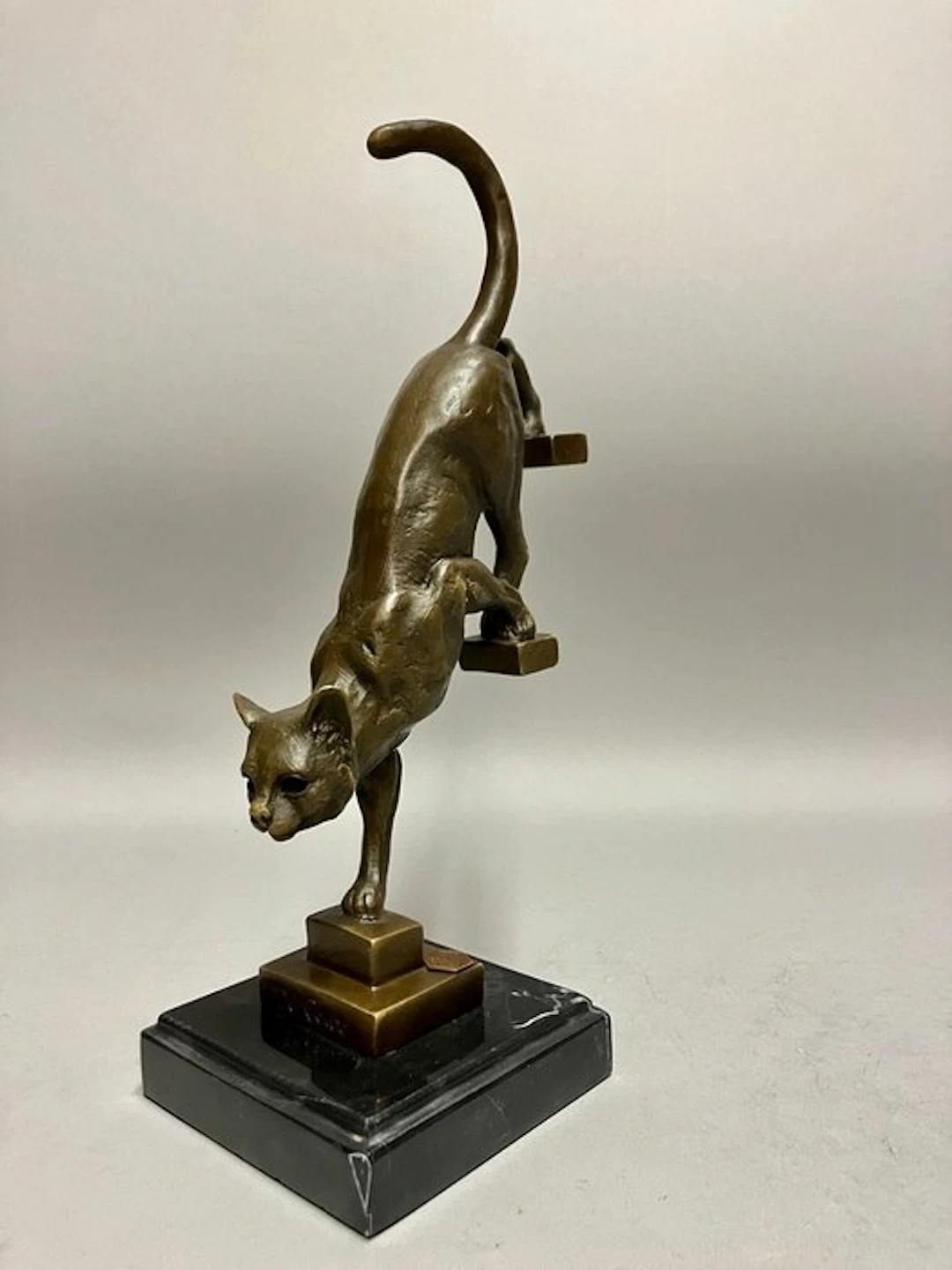 Sculpture, Sluipende kat - 29 cm - Bronze