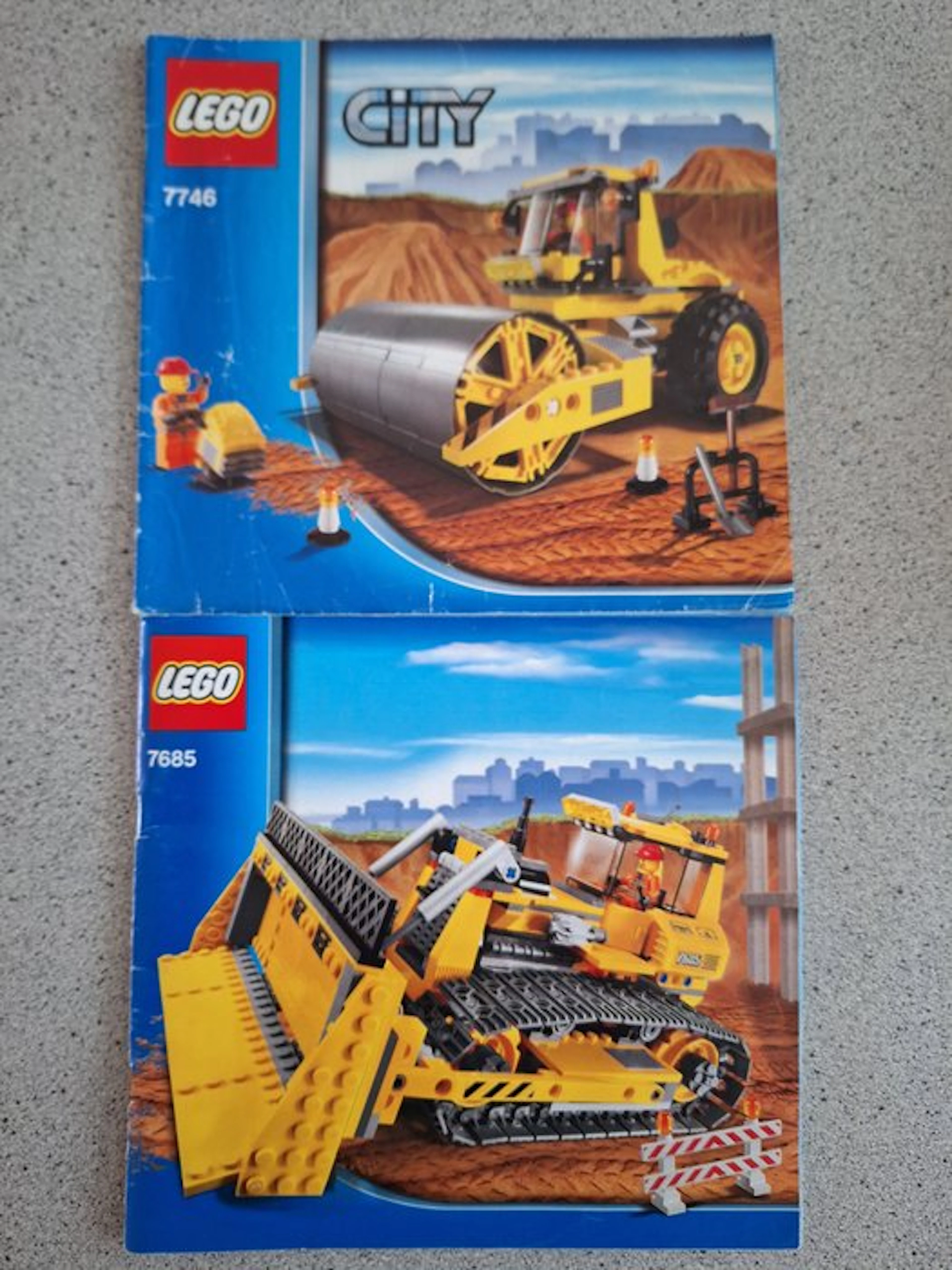 LEGO Set - City - 7746 Single-Drum Roller; 7685 Construction