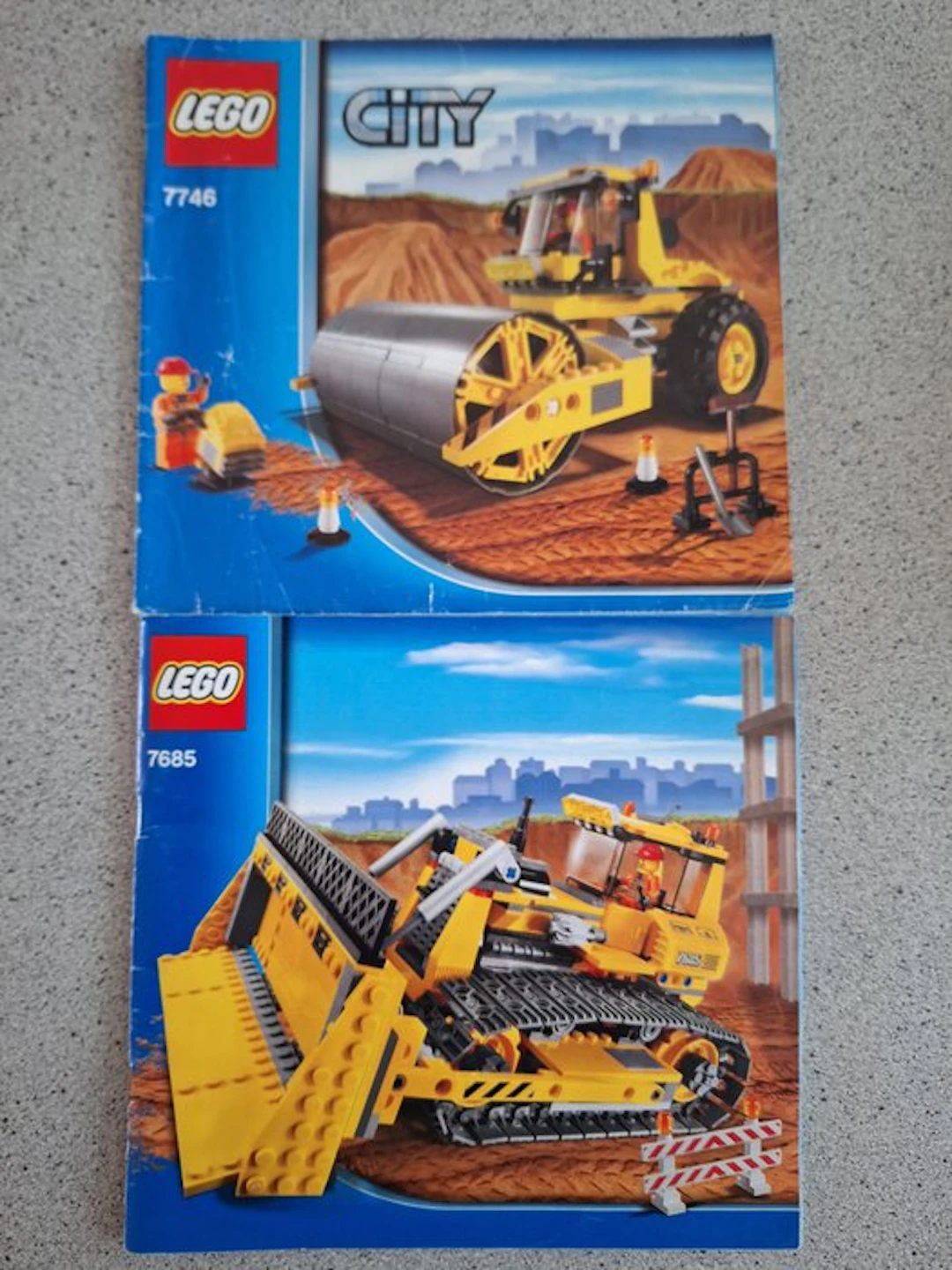 LEGO Set - City - 7746 Single-Drum Roller; 7685 Construction