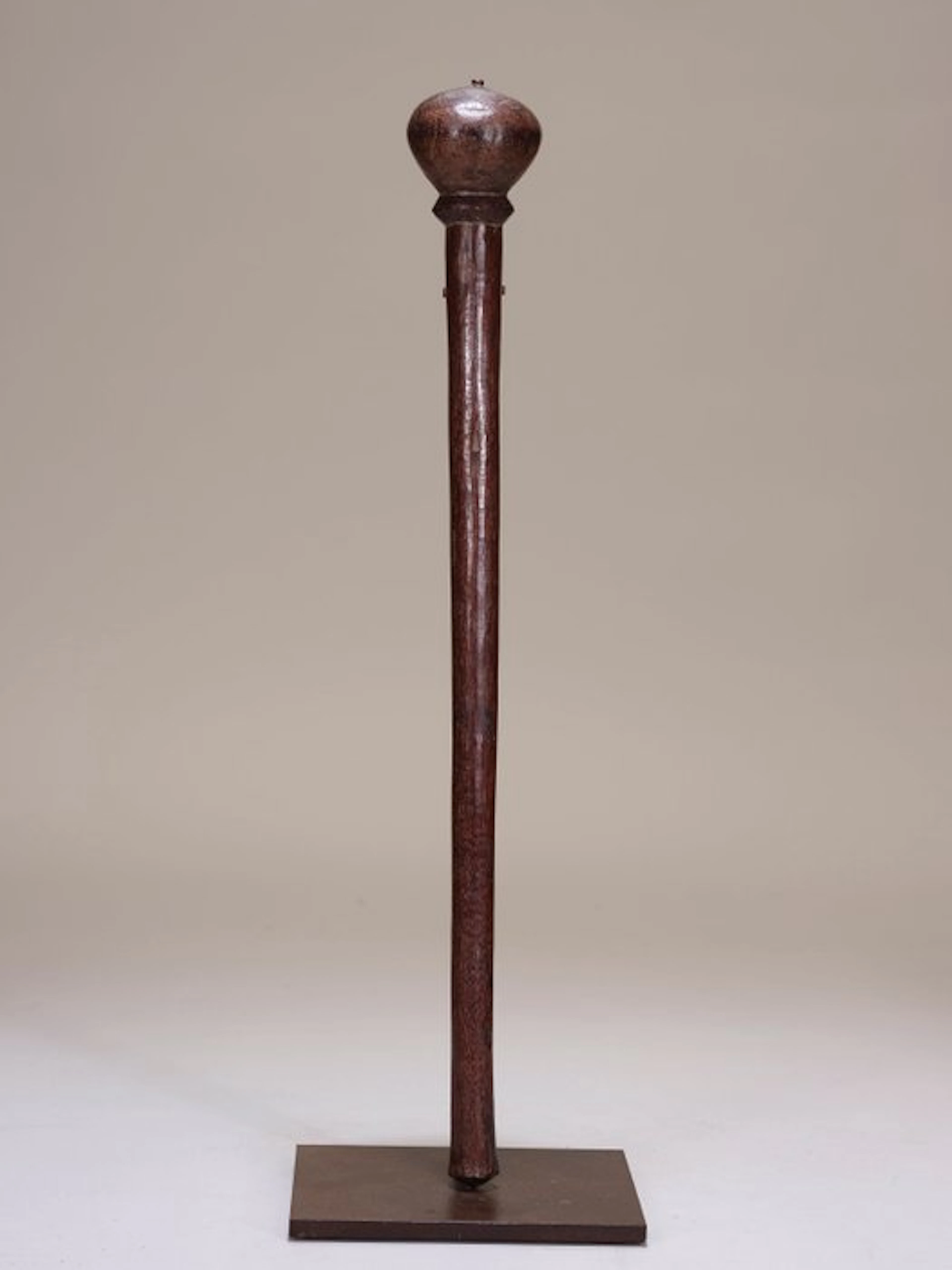 Rungu club – Maasai attributed – Kenya – wood (No reserve price)
