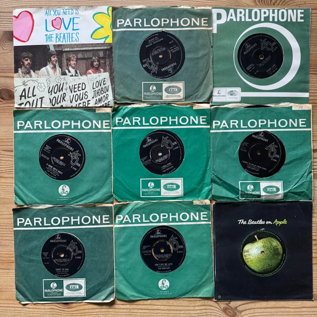 Beatles - 9 original Beatles Singles [UK first pressings]...