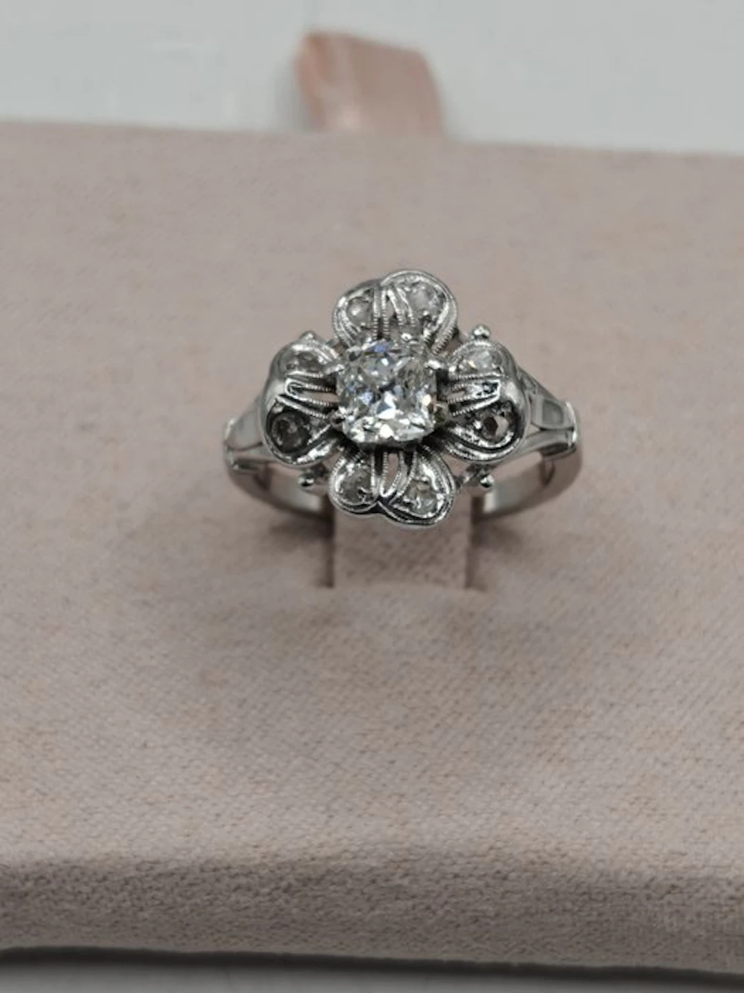 Ring Platinum - 0.90ct. tw. Diamond (Natural) - Diamond - Art Deco