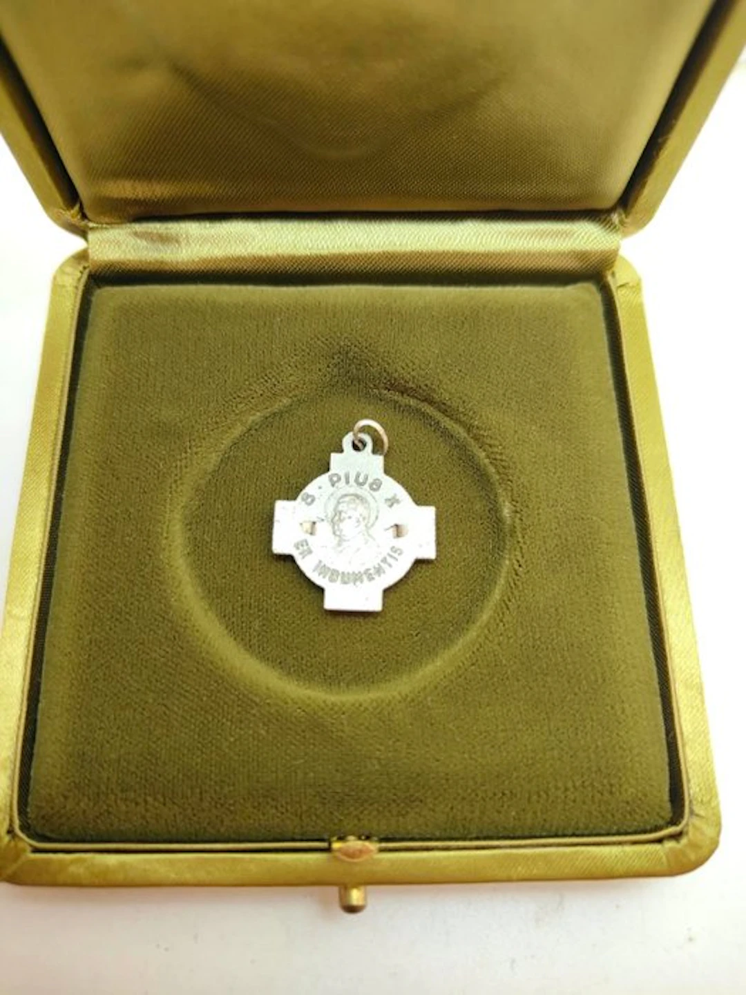 Relic - Rare relic of the Holy Father Pius X from a vestment - see existing