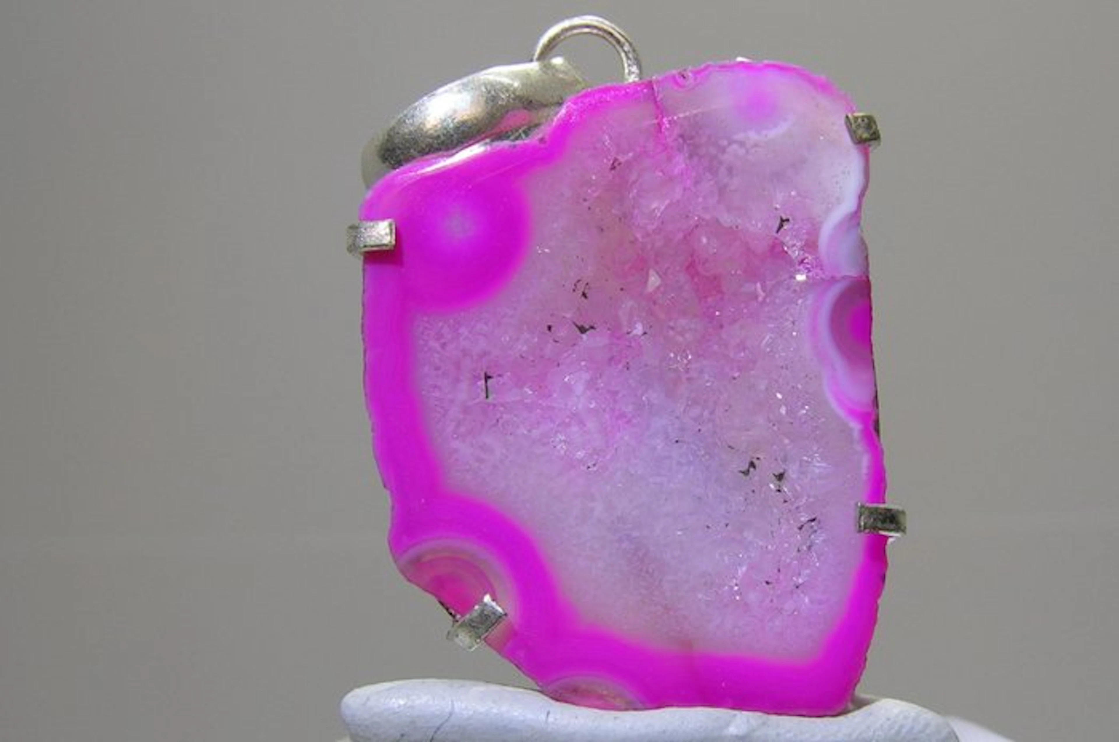 Quartz Agate Geode - Height: 47 mm - Width: 25.4 mm- 9.7 g - (1)