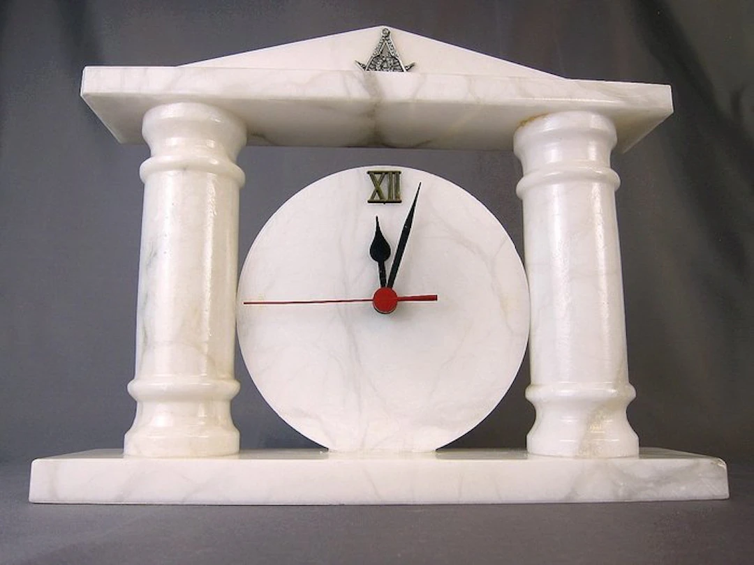 Desk clock - Italian Marble from Carrara - 1980-1990 - in Carrara marble