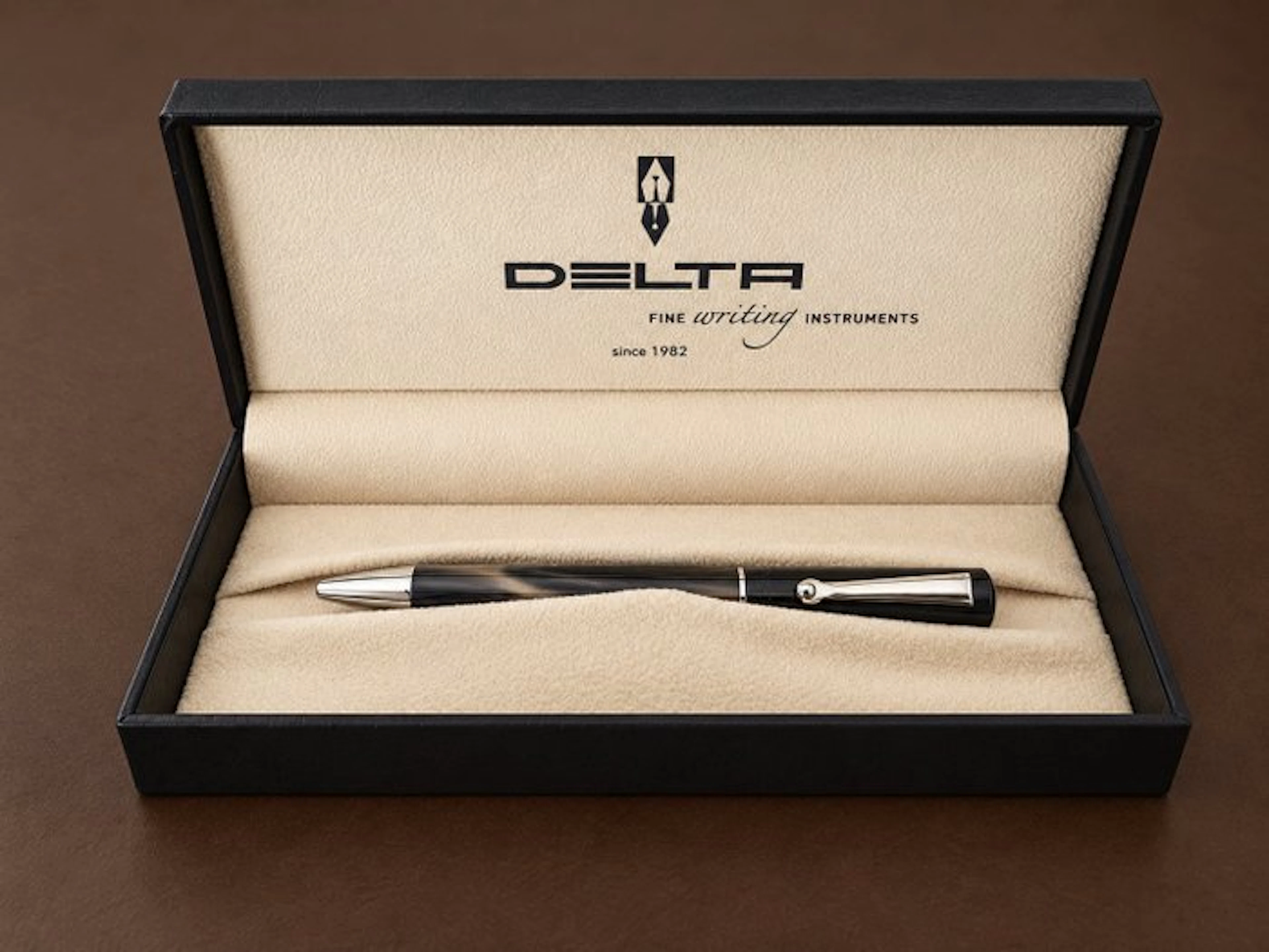Delta - Marbled Slim - No reserve price - Pen