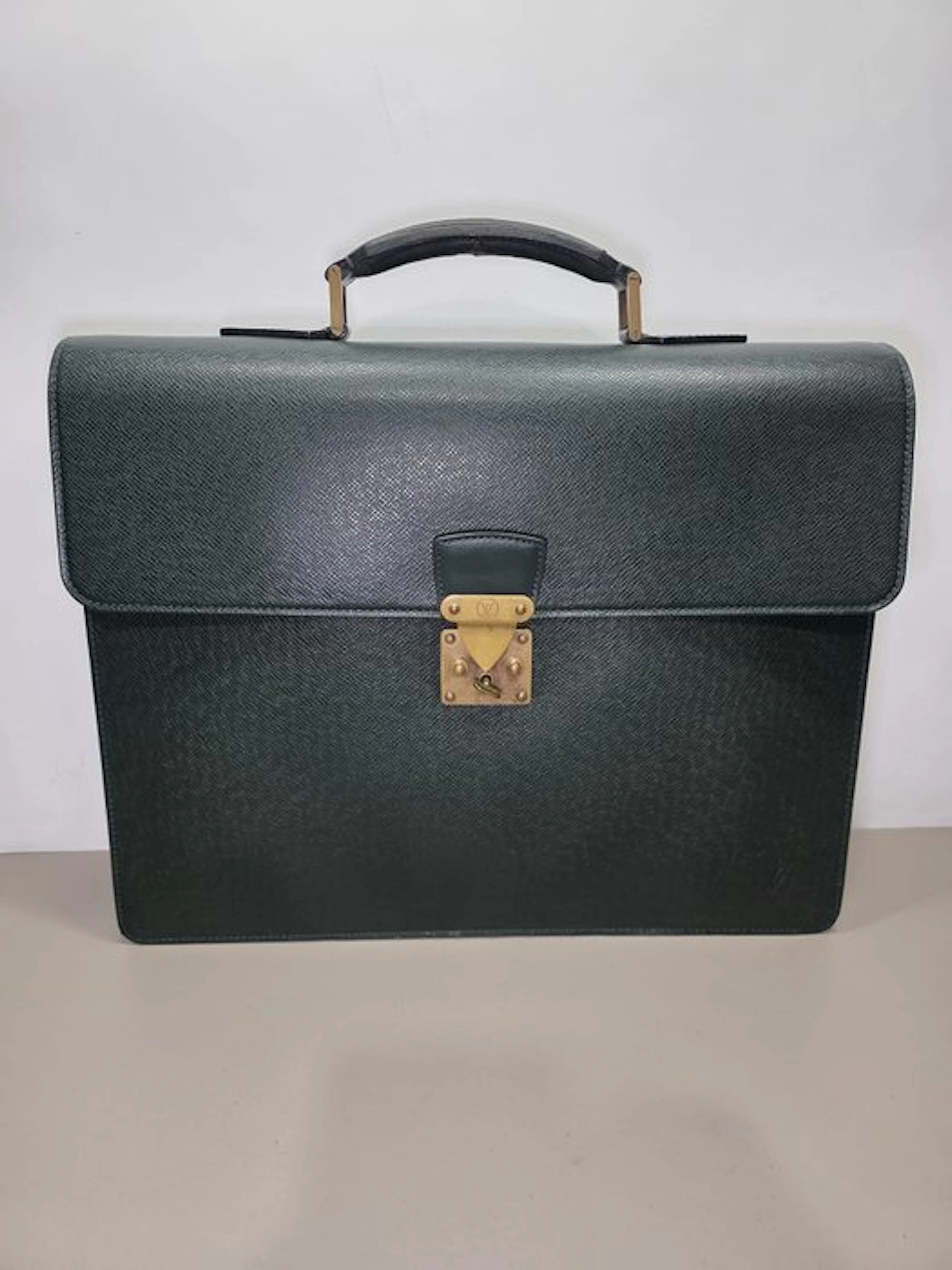Louis Vuitton - Serviette - Handbag