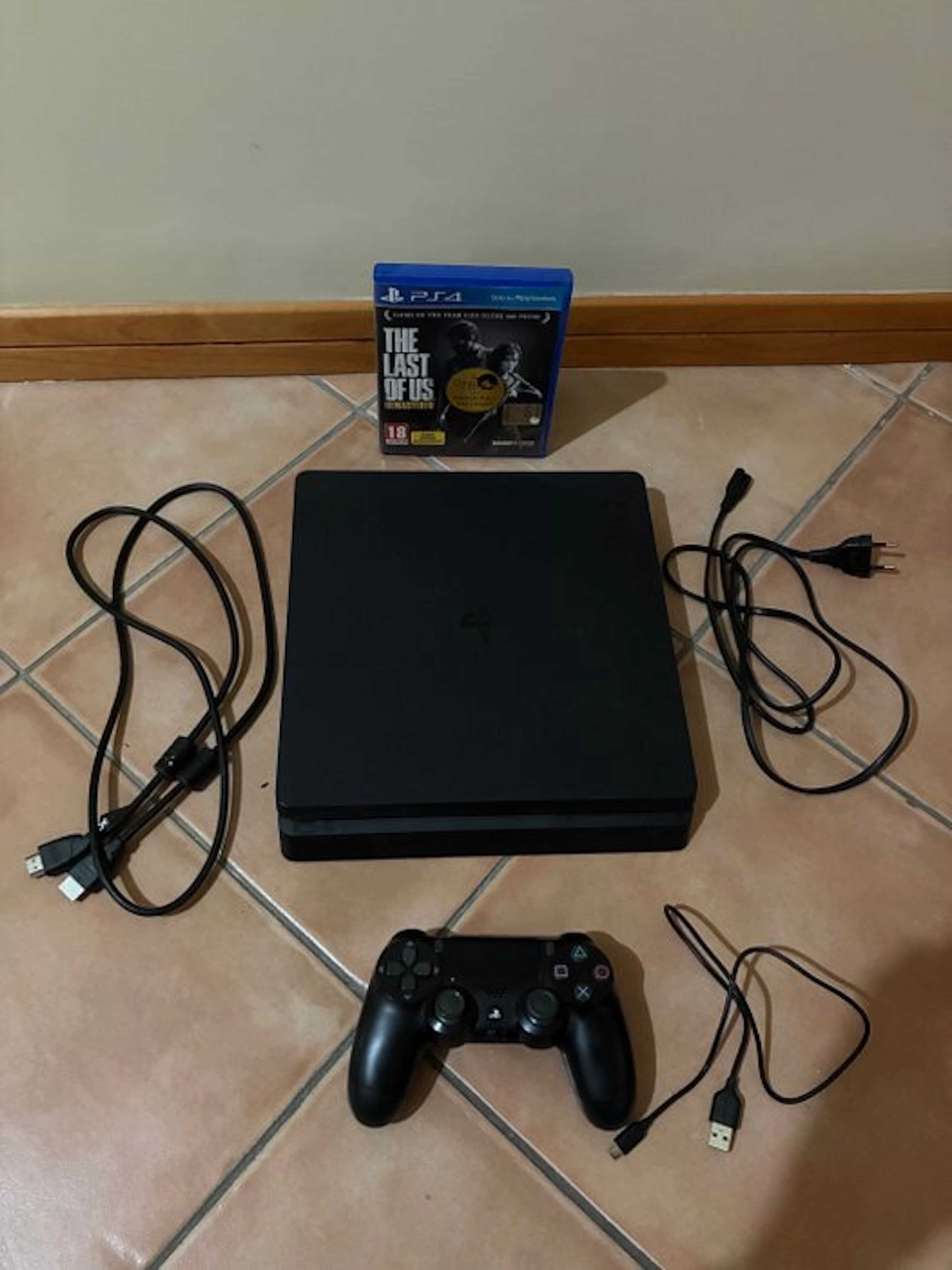 Sony - Playstation 4 (PS4) - Sony PlayStation 4 Slim...