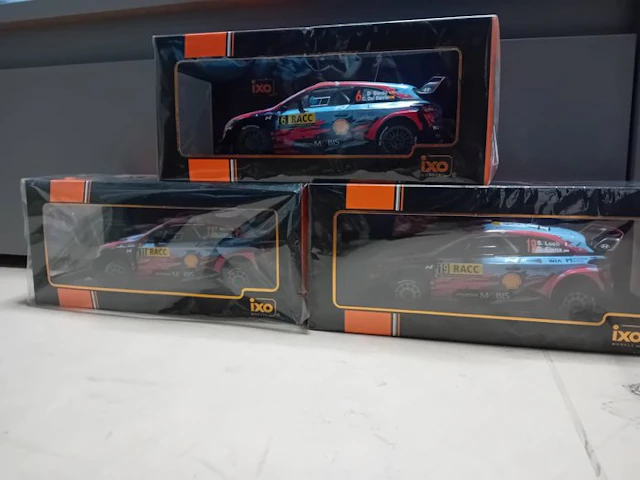 IXO 1:18 - Model car (3) - Hyundai i20 rally