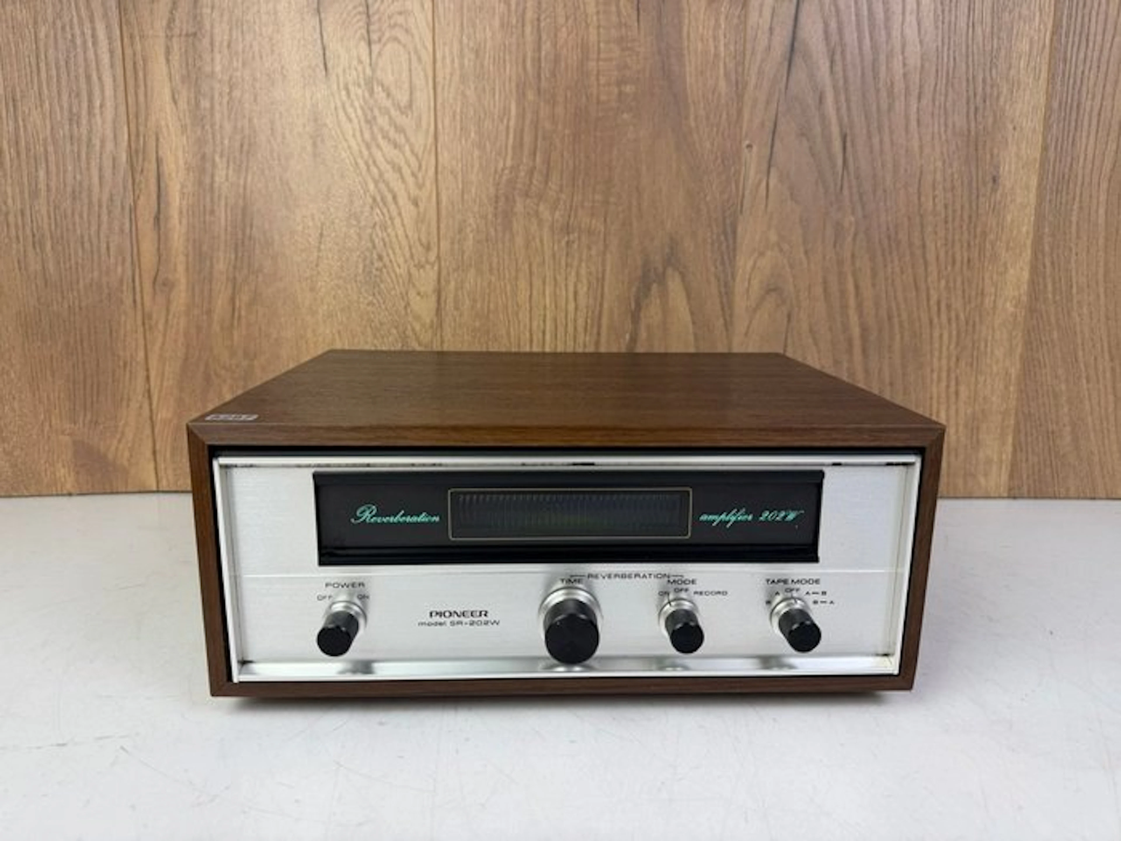 Pioneer - SR-202W- Reverb Amp Solid state amplifier