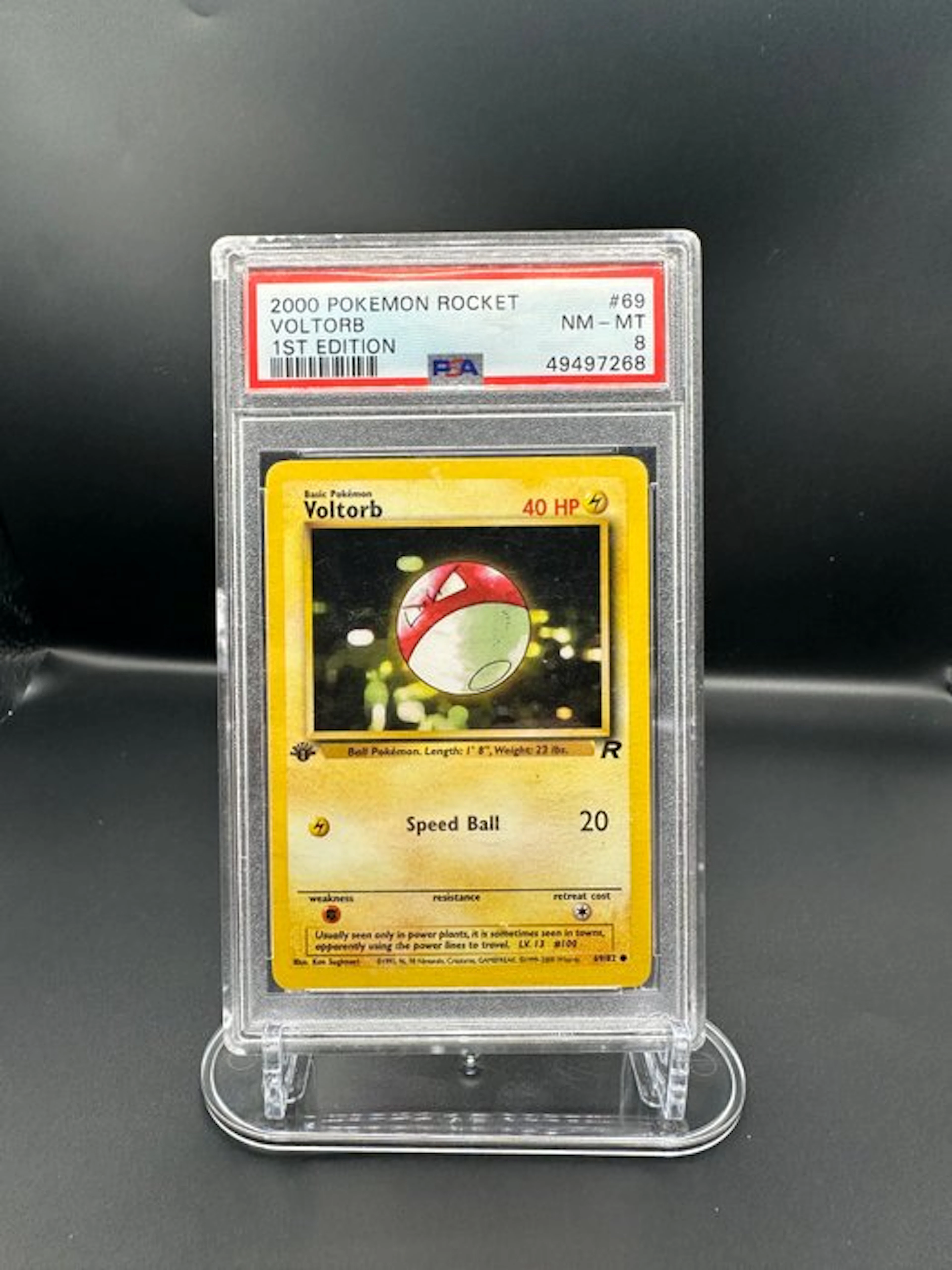 Pokémon - 1 Graded card - Voltorb 69 First edition - PSA 8 - WOTC