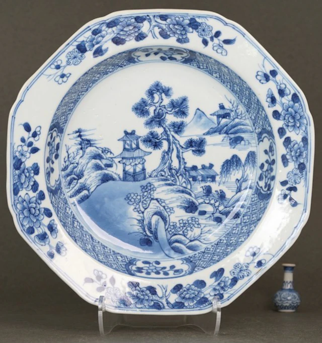 Yongzheng (1723-1735) - Large Octagonal Plate - Plate...