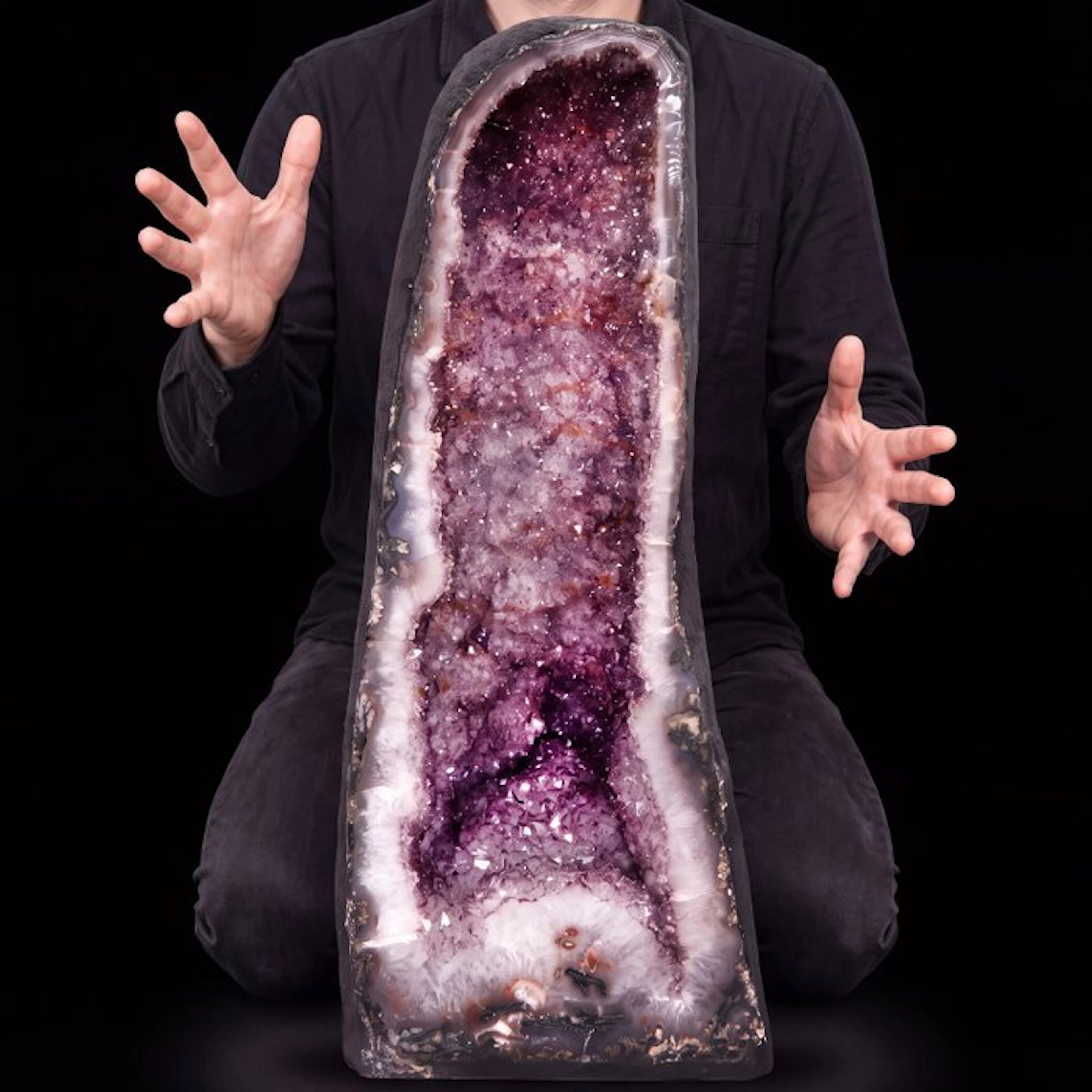 Vivid Amethyst - 62x24x28 cm - XL Geode- 36.3 kg