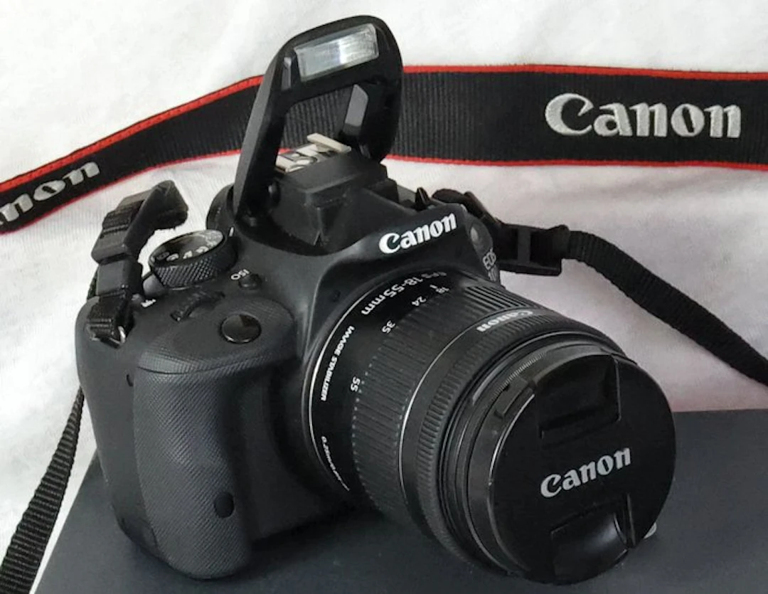 Canon EOS 100D met EF-S 18-55mm 1:4-5.6 IS STM en diverse...
