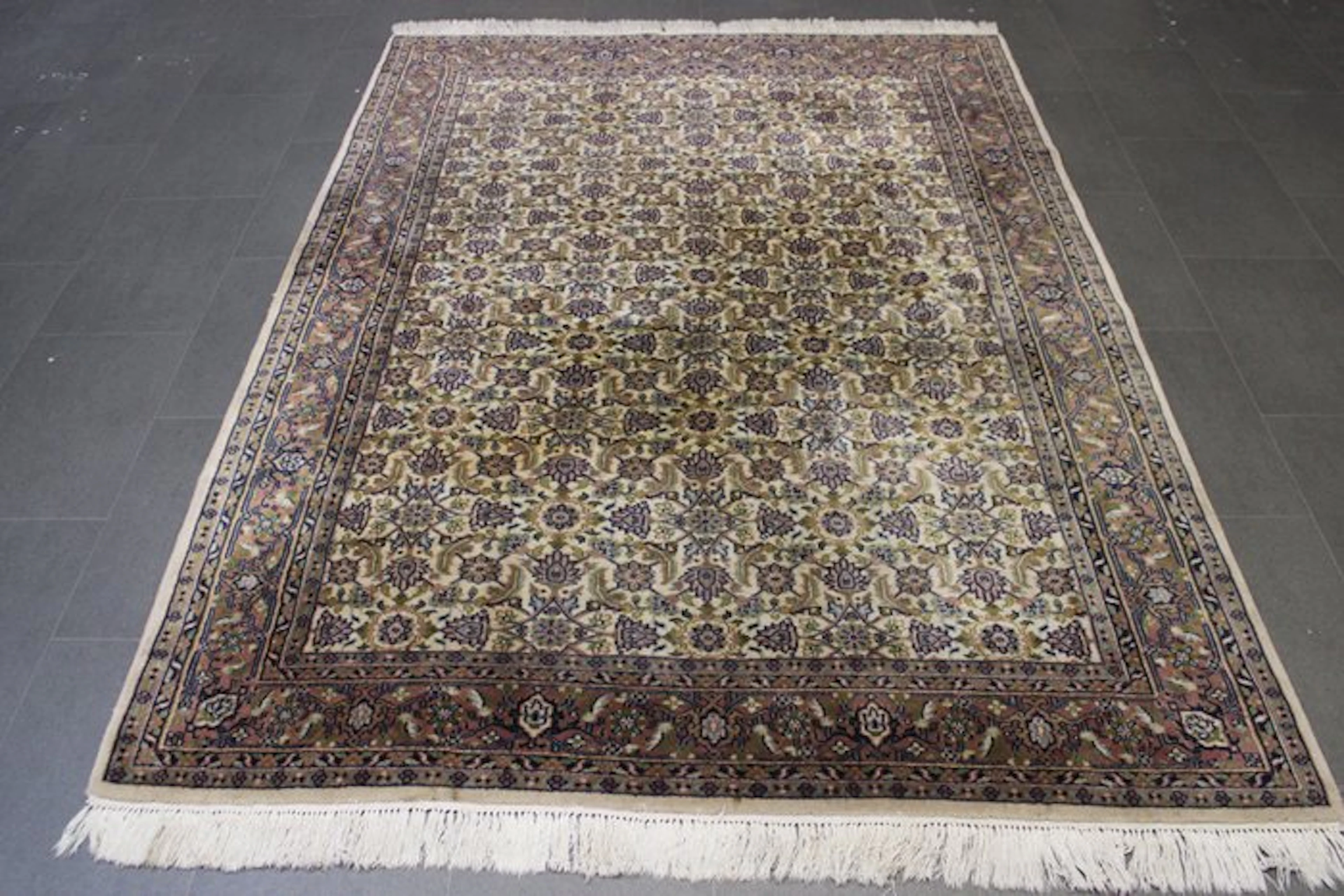 Tabriz - Rug - 235 cm - 170 cm