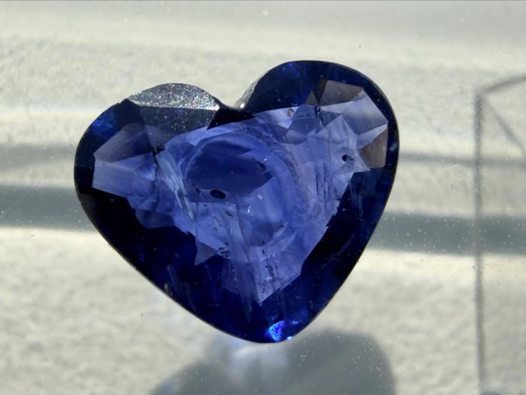Blue Sapphire - 1.12 ct - Antwerp Laboratory for Gemstone...