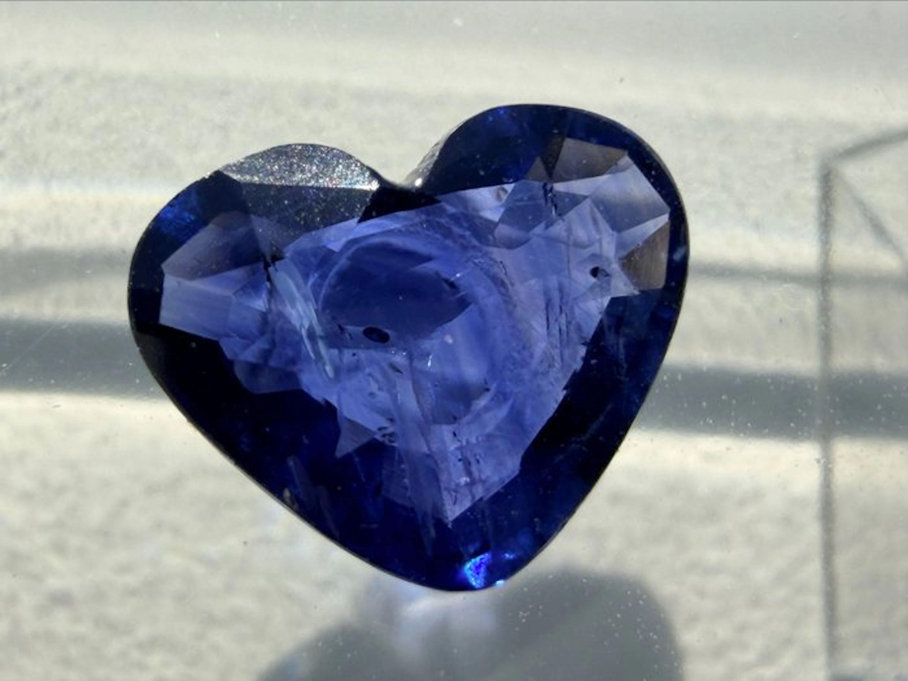 Blue Sapphire - 1.12 ct - Antwerp Laboratory for Gemstone...