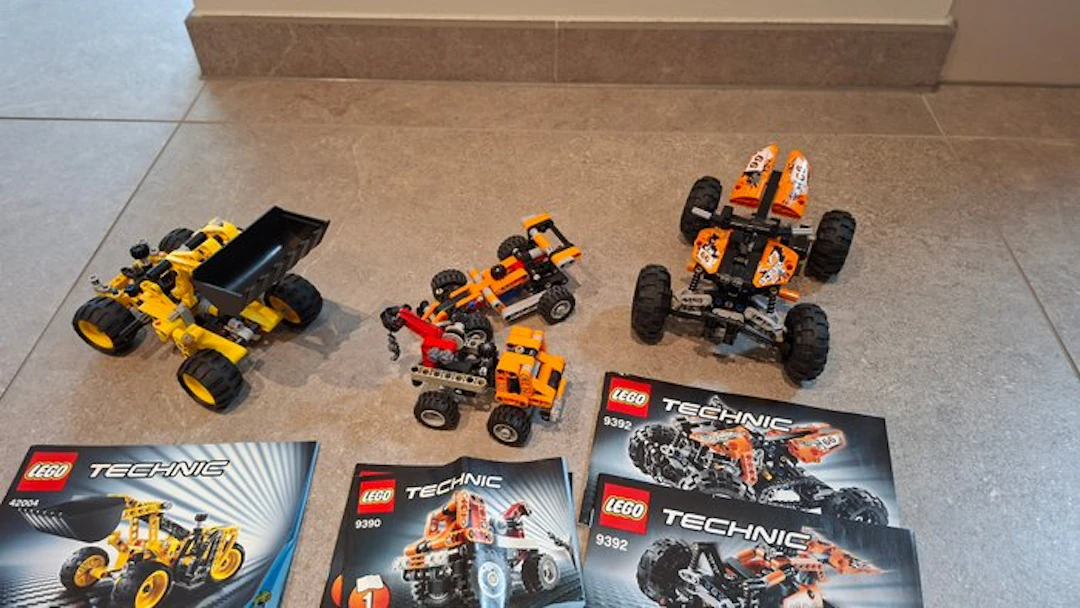 LEGO Set - Technic - 9392 ,9390 ,42004