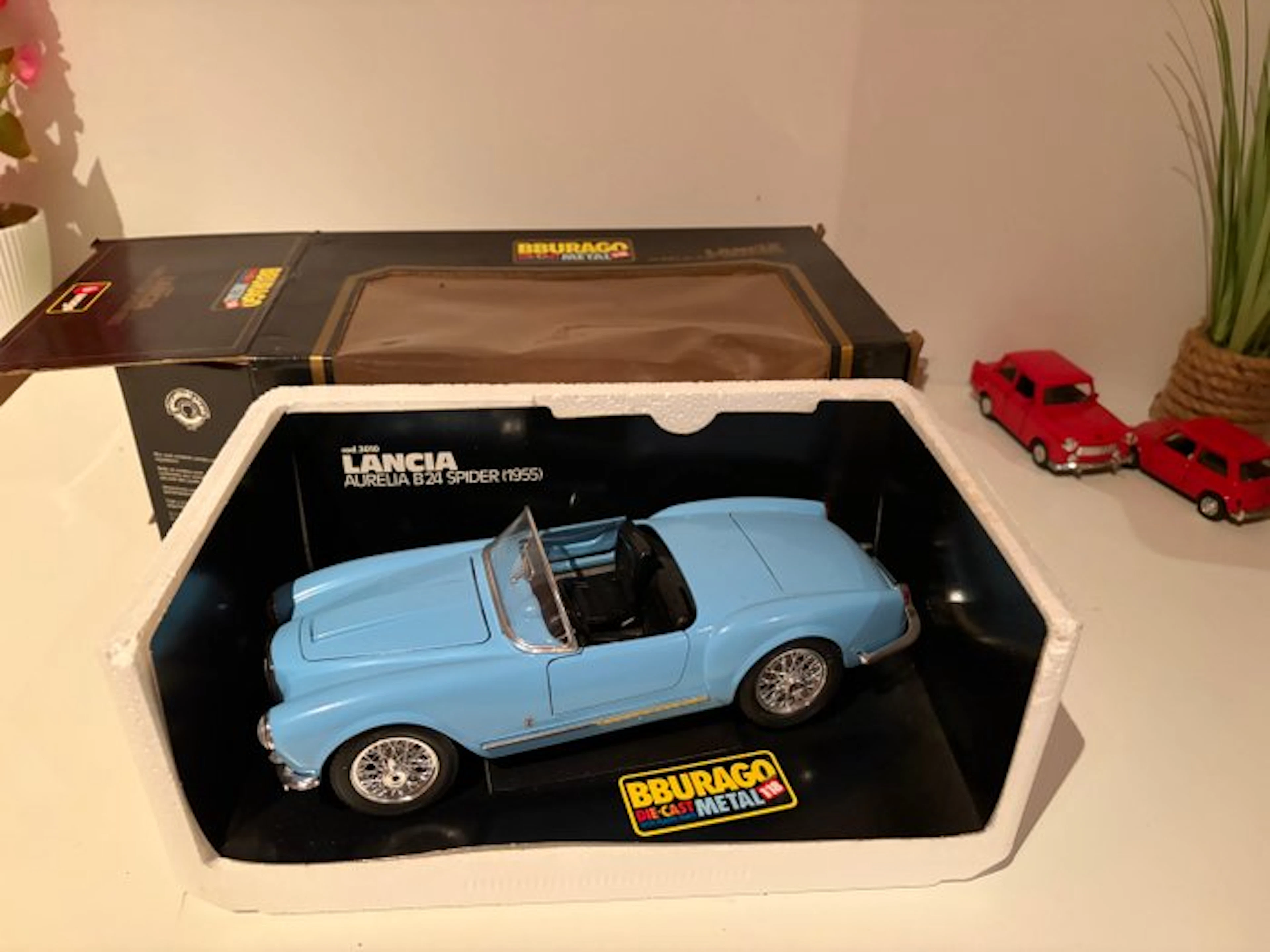 Bburago 1:18 - Model car - Lancia Aurelia B24 Spider