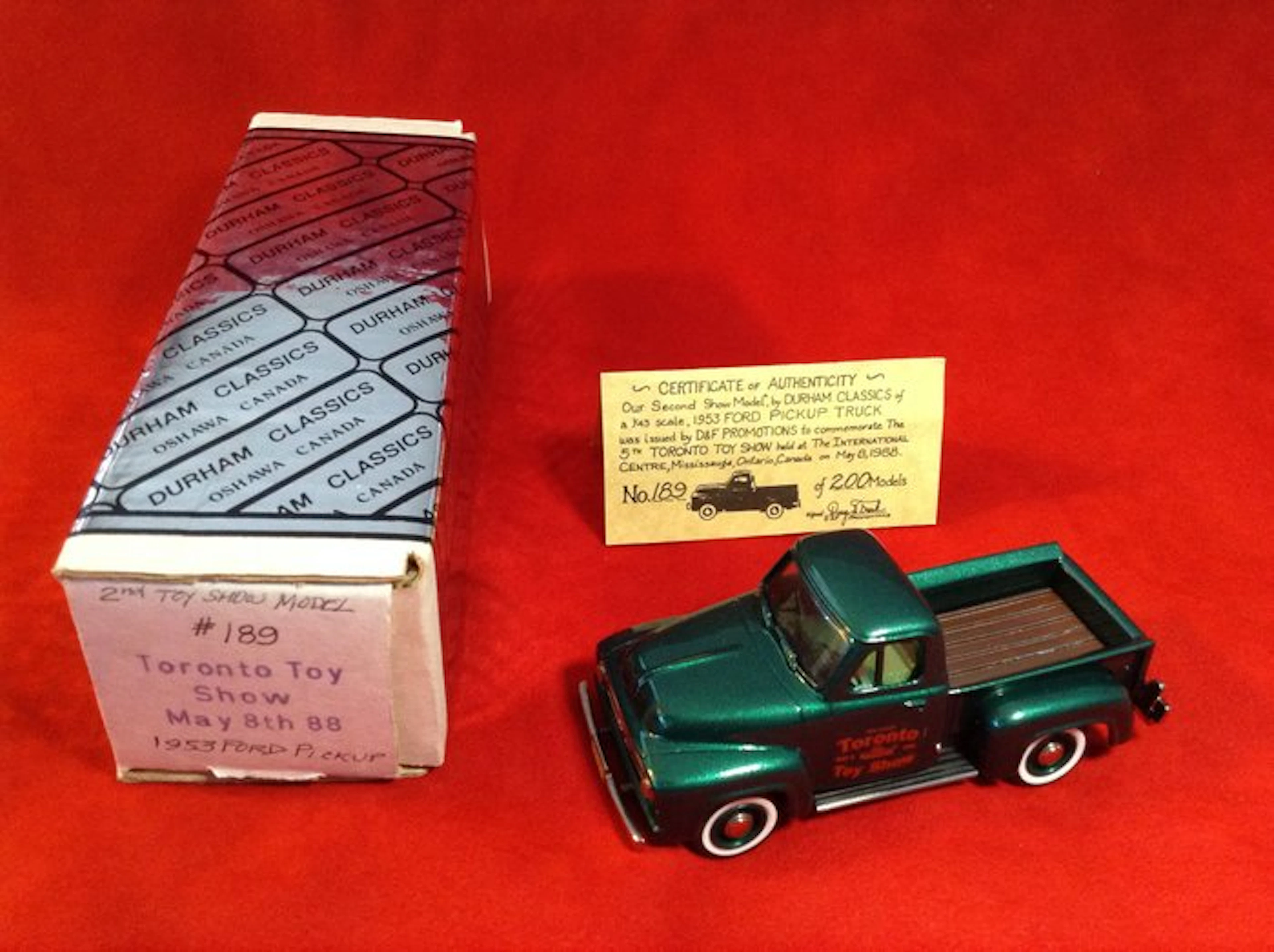 Durham Classics - made in Canada 1:43 - Model sports car...