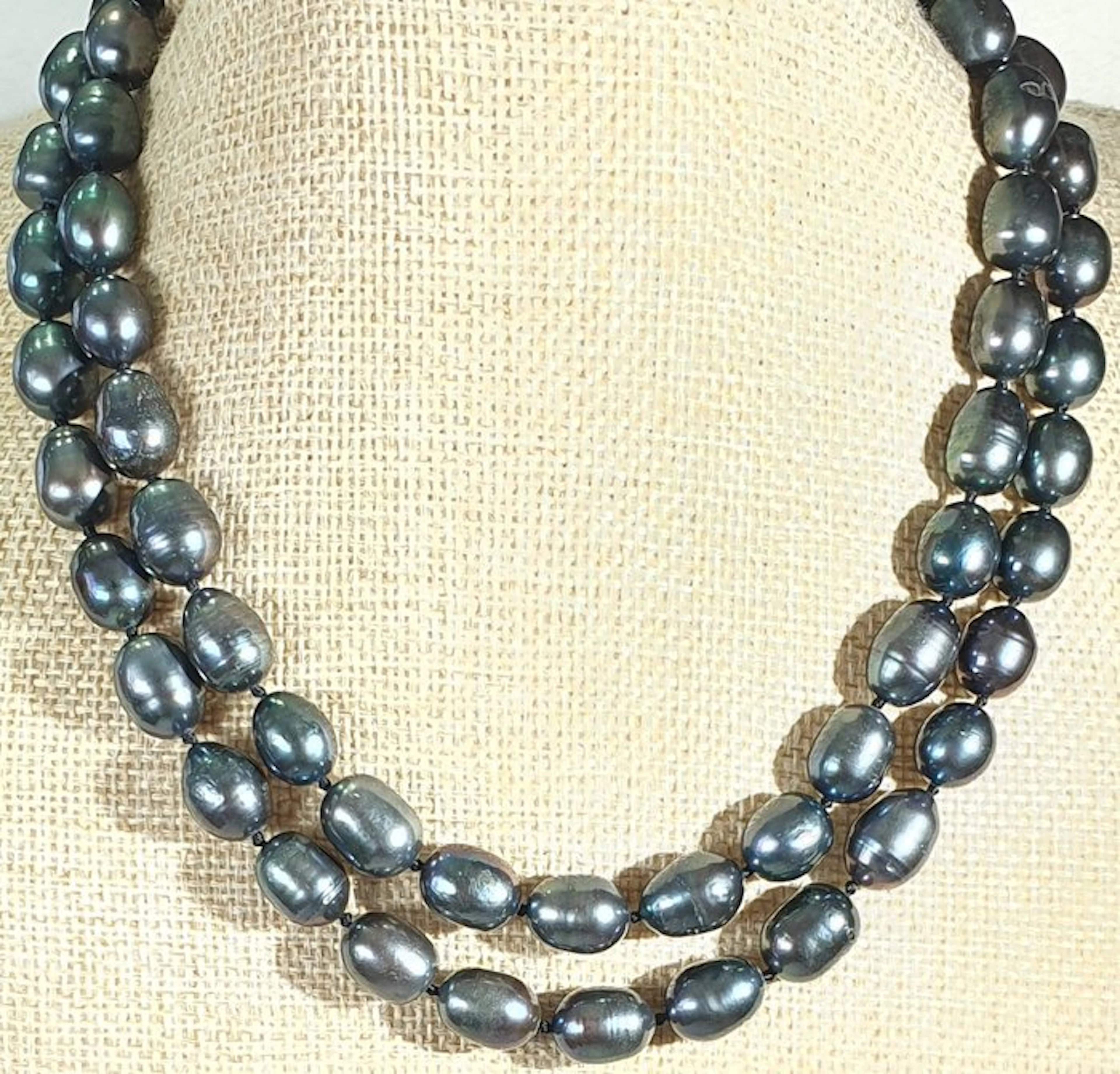 Natural freshwater pearls - LARGO OPERA - Symbol of...