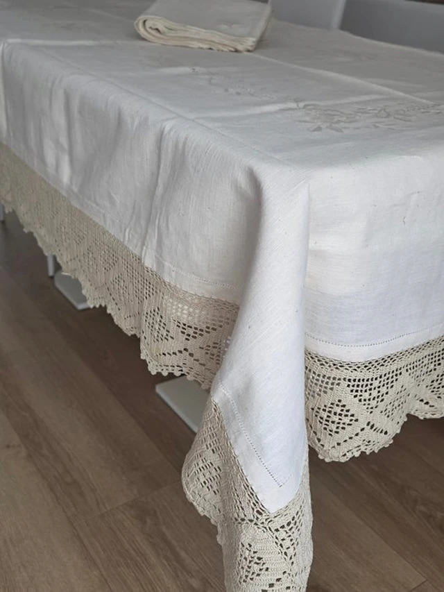 Tablecloth (13) - 260 cm - 165 cm - Tablecloth and 12 napkins