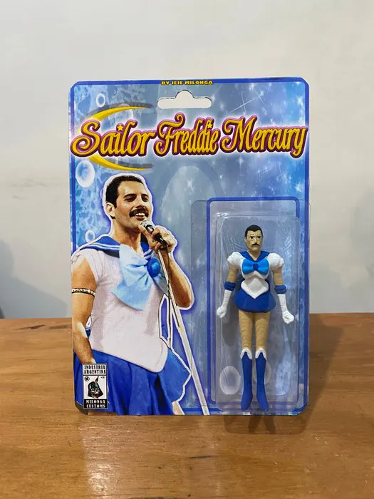 Freddie Mercury x Sailor Moon – Figura Toys Customs...