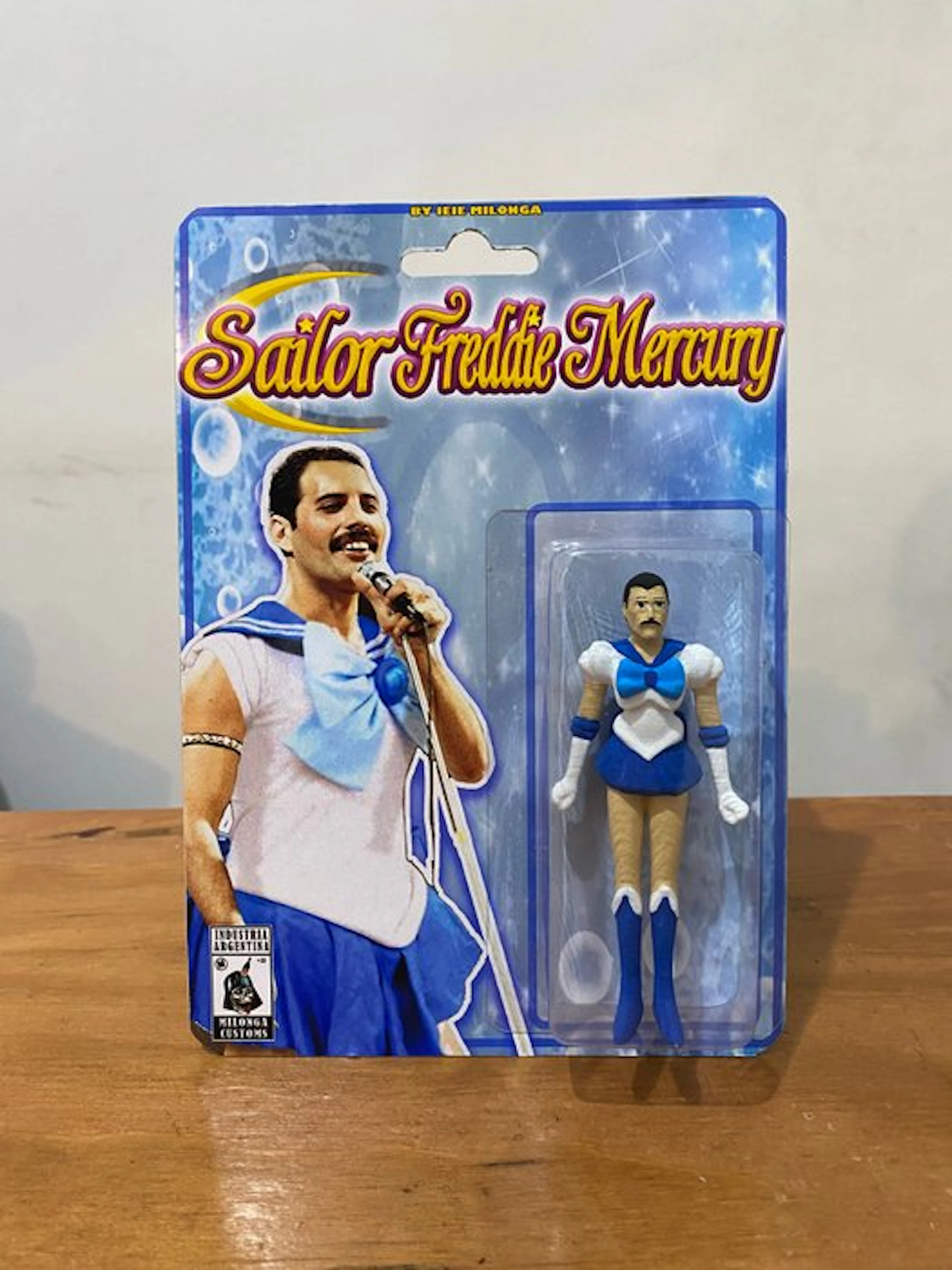 Freddie Mercury x Sailor Moon – Figura Toys Customs...