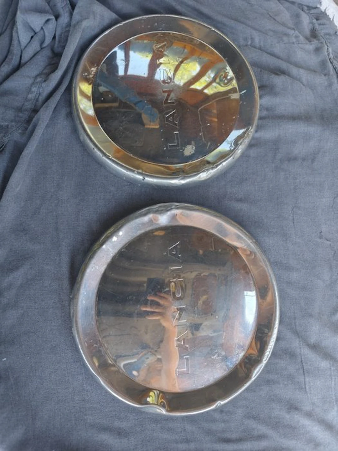 Car part (2) - Lancia - 2 Borchie Coppa Ruota Lancia...