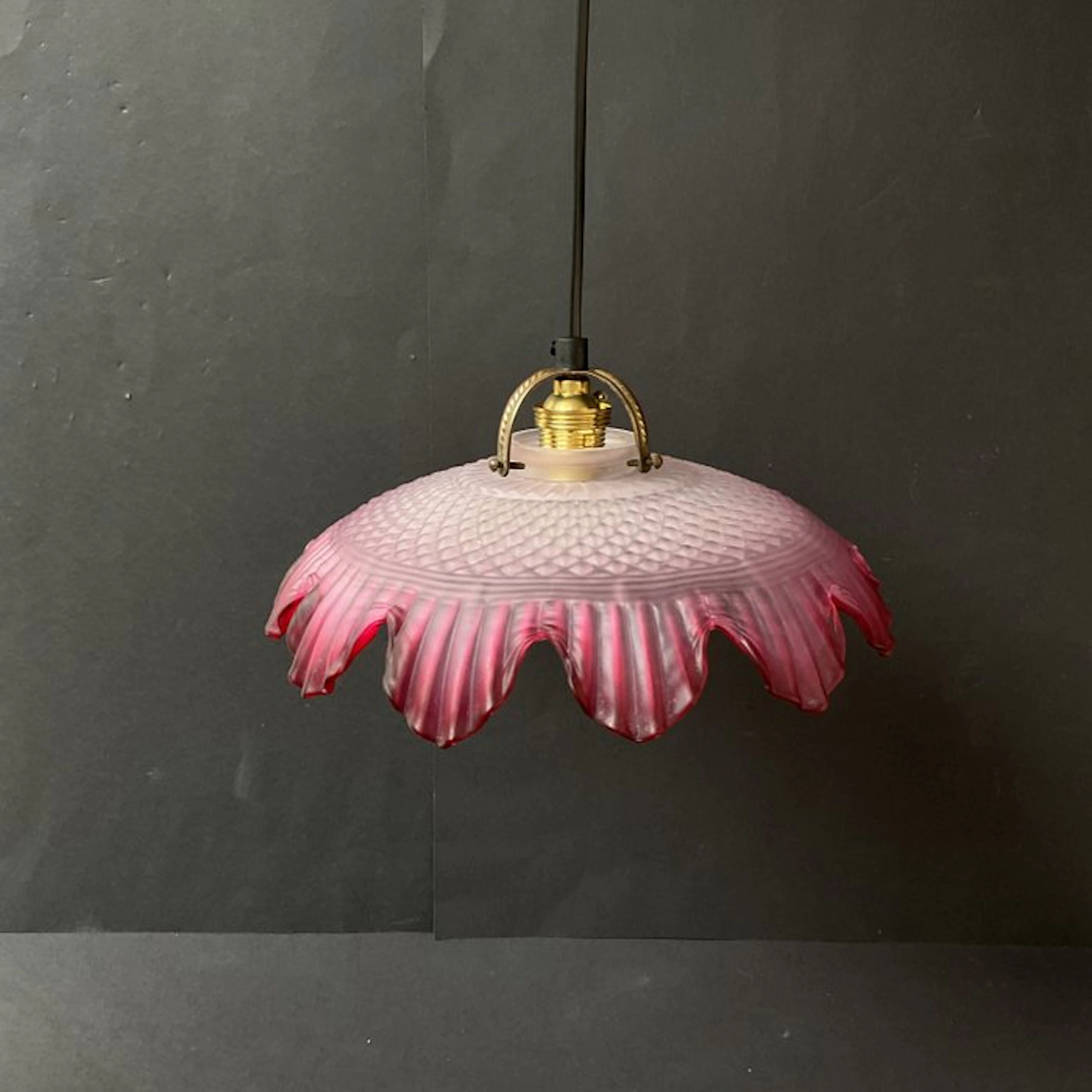 Lamp - Art Nouveau Suspension Lamp - France - ca. 1910-1915 - Brass, Glass