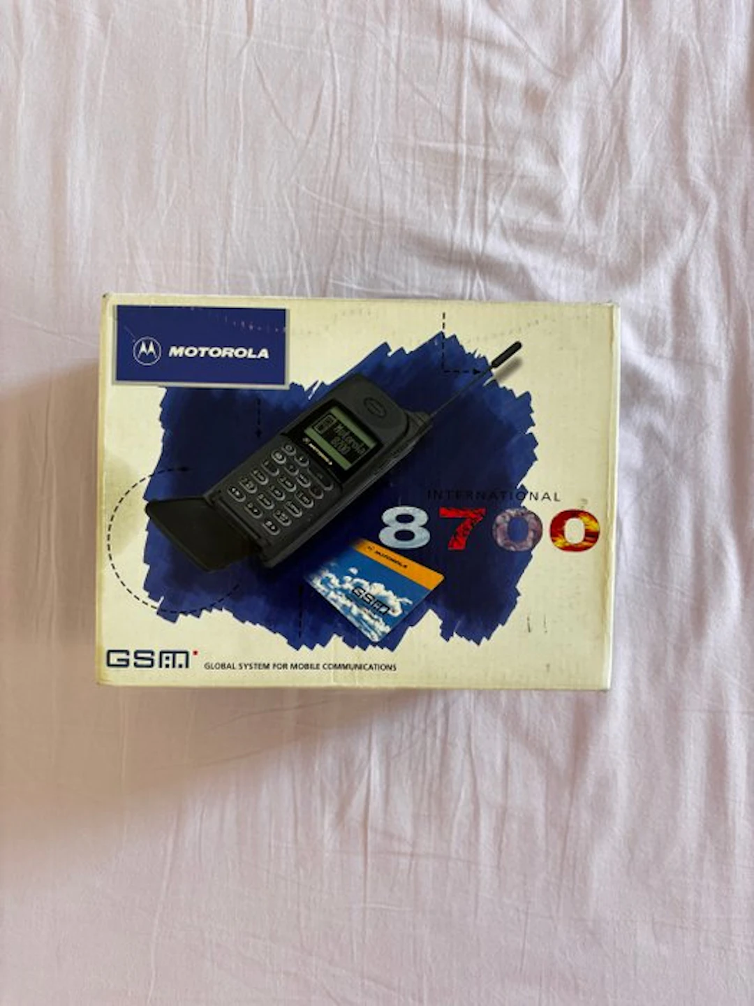 Motorola International 8700 - Mobile phone (1)