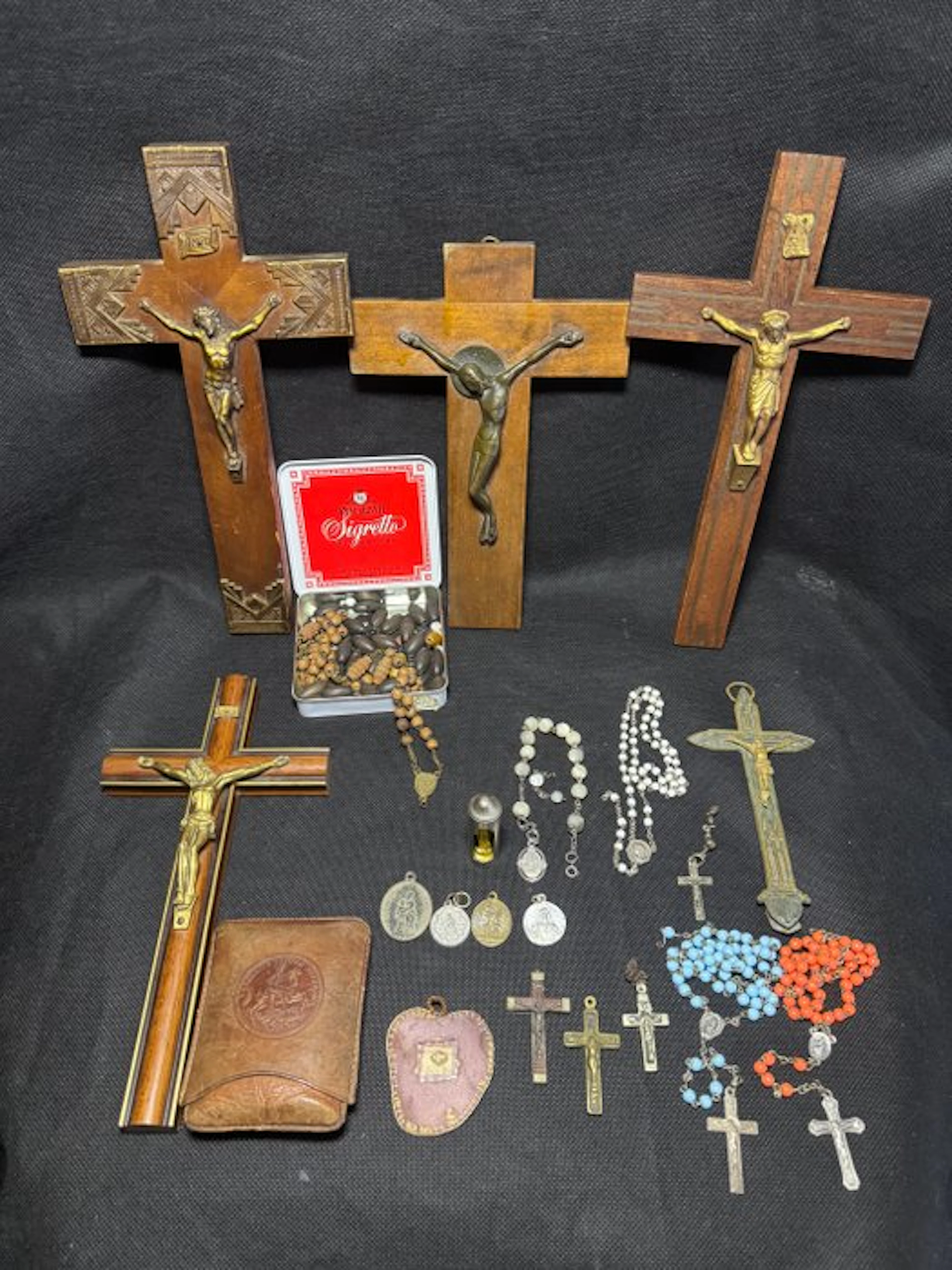 Set of 20 Catholic devotional items (20) - Antique - Miscellaneous - 1880-1960
