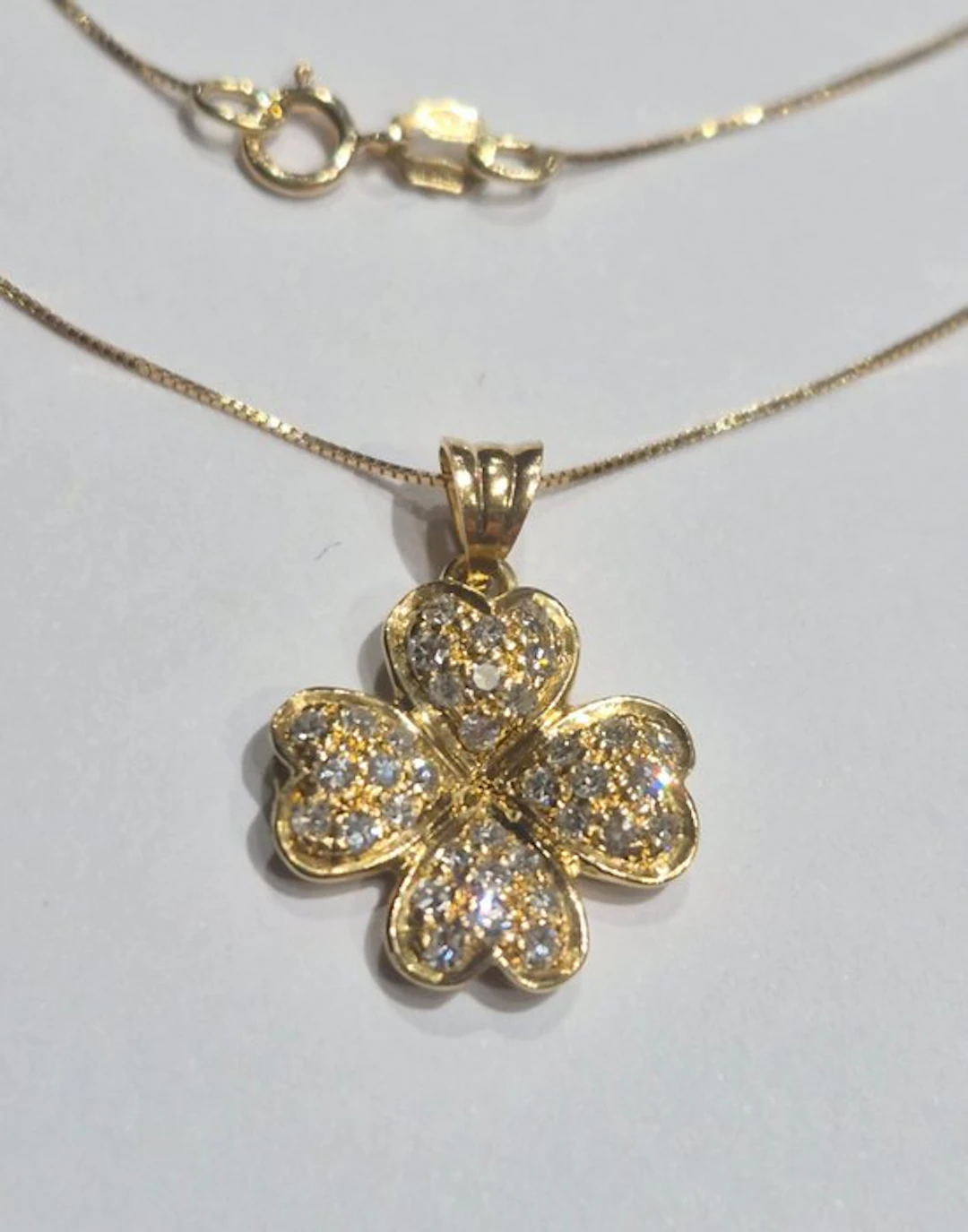Necklace with pendant - 18 kt