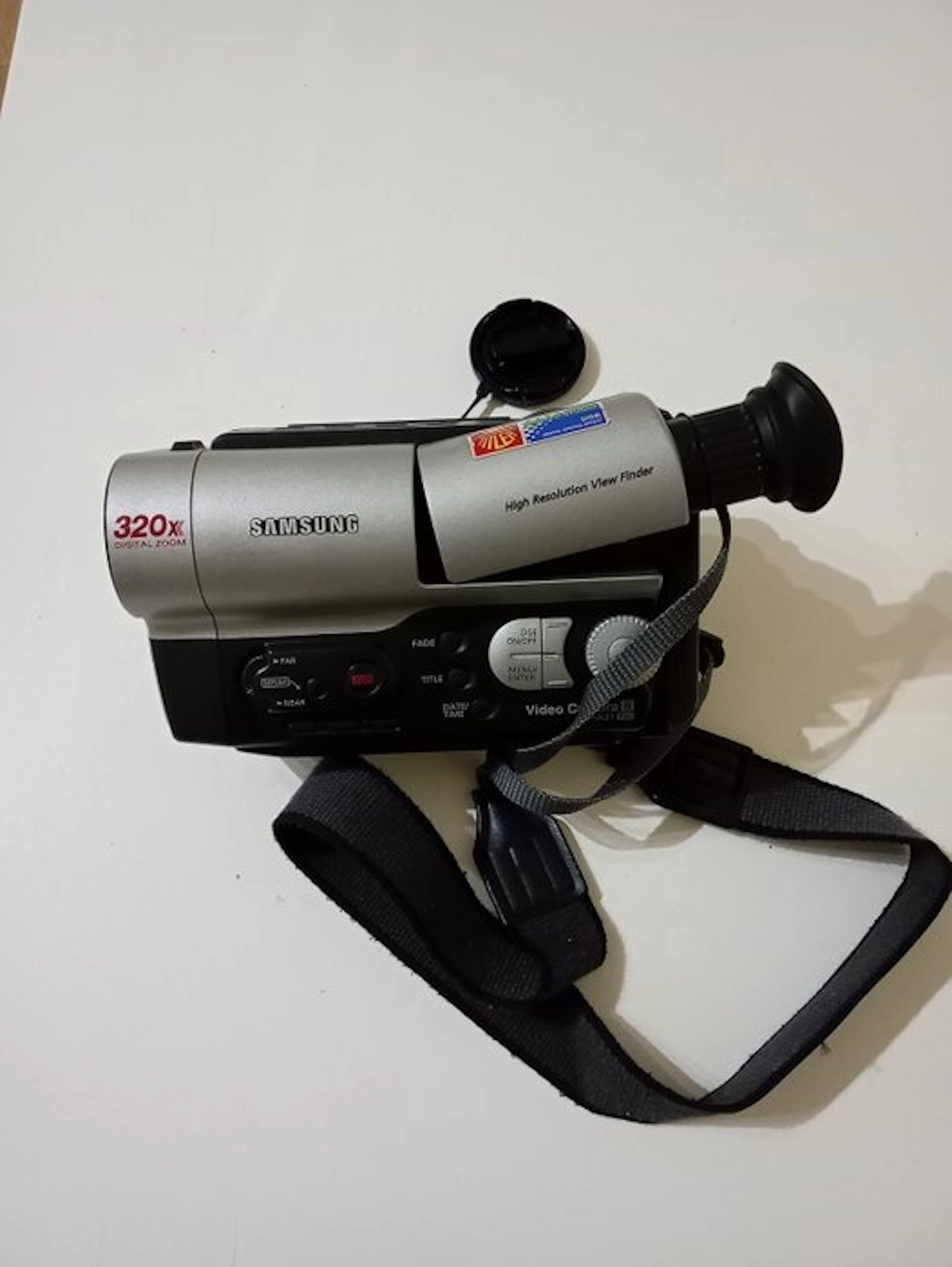 Samsung VP-A31 S-VHS-C camera