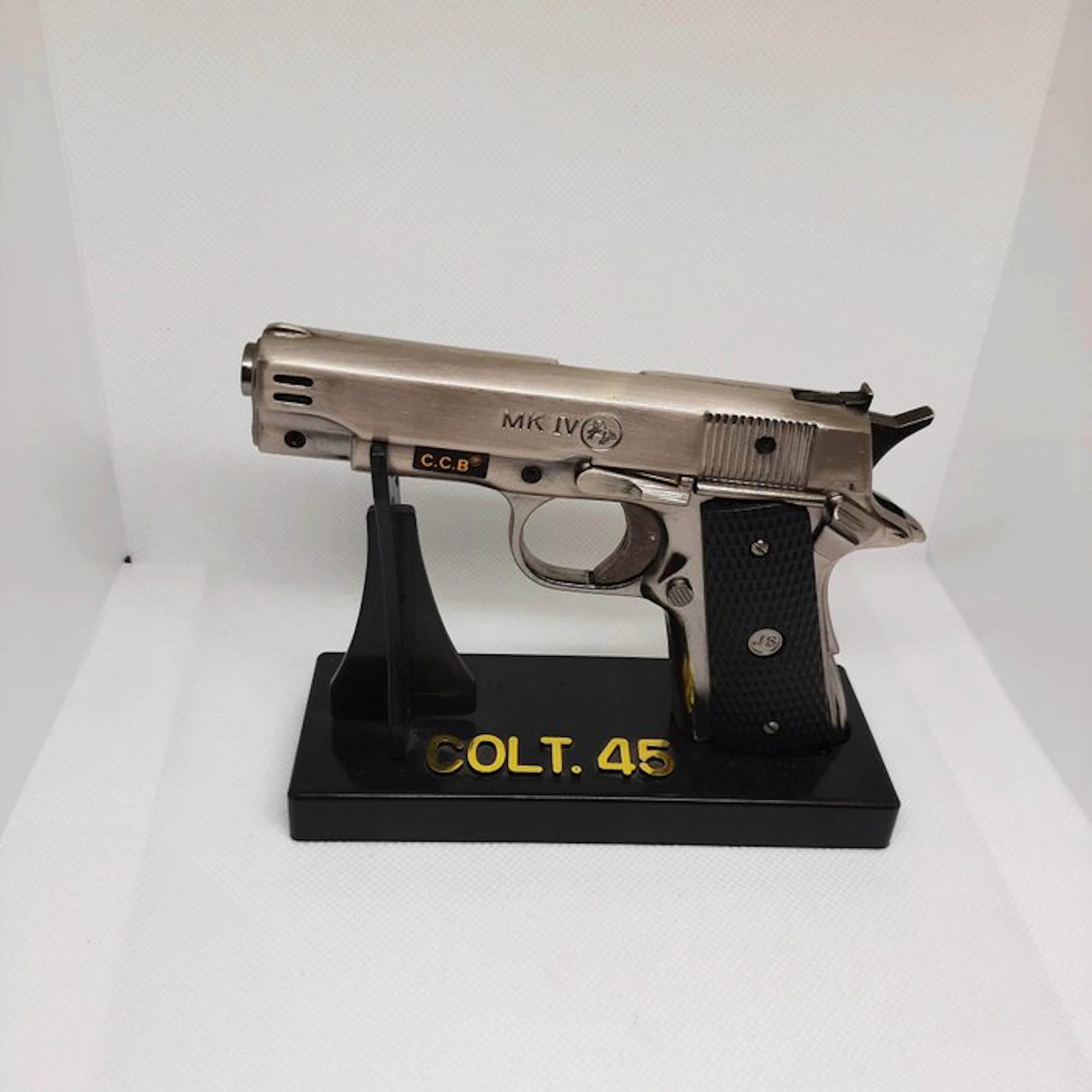 J.S. - J. S. No 520816 - No reserve price - Table lighter - Steel, Plastic