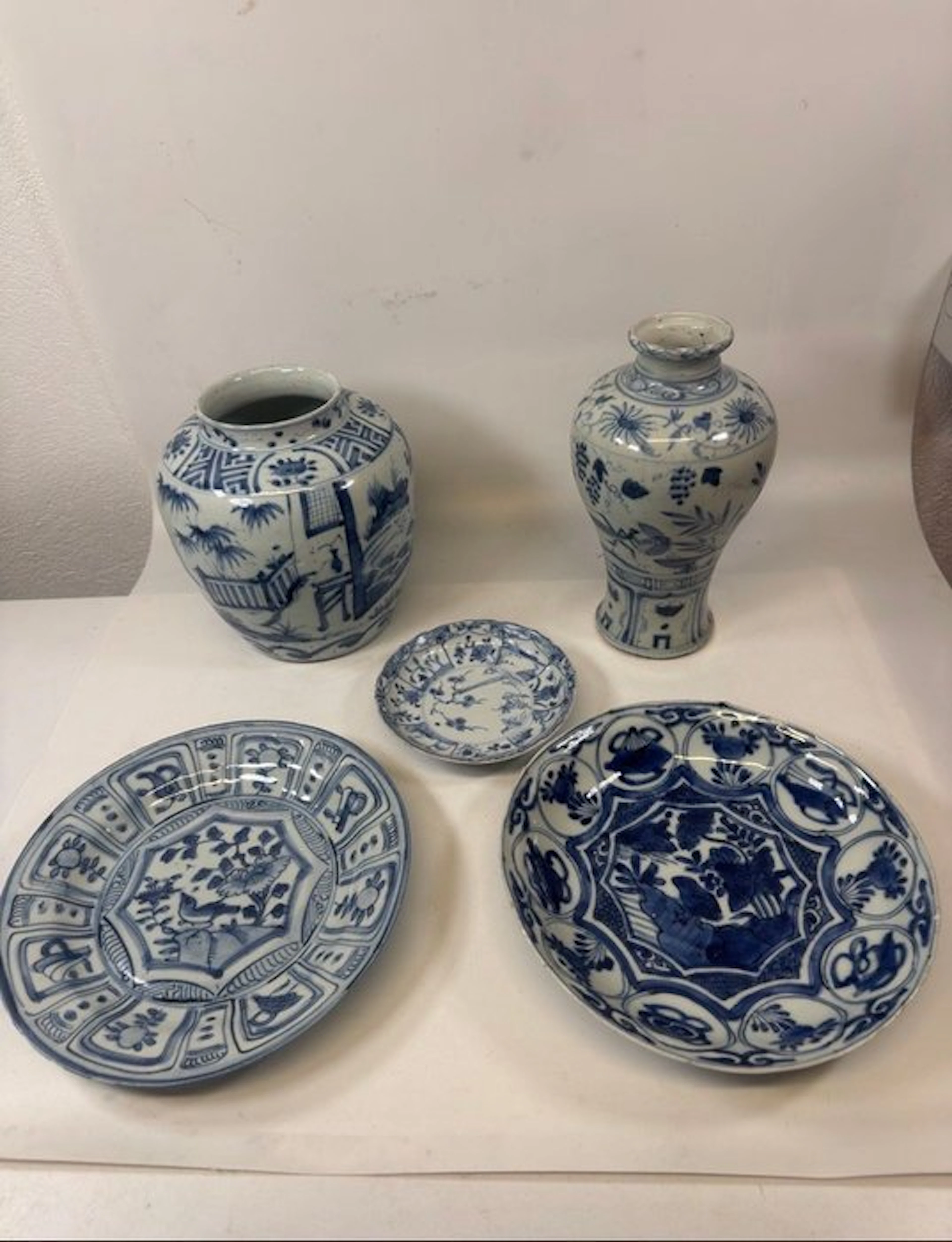 5 Chinese White and Blue Porcelains - Ming Dynasty...