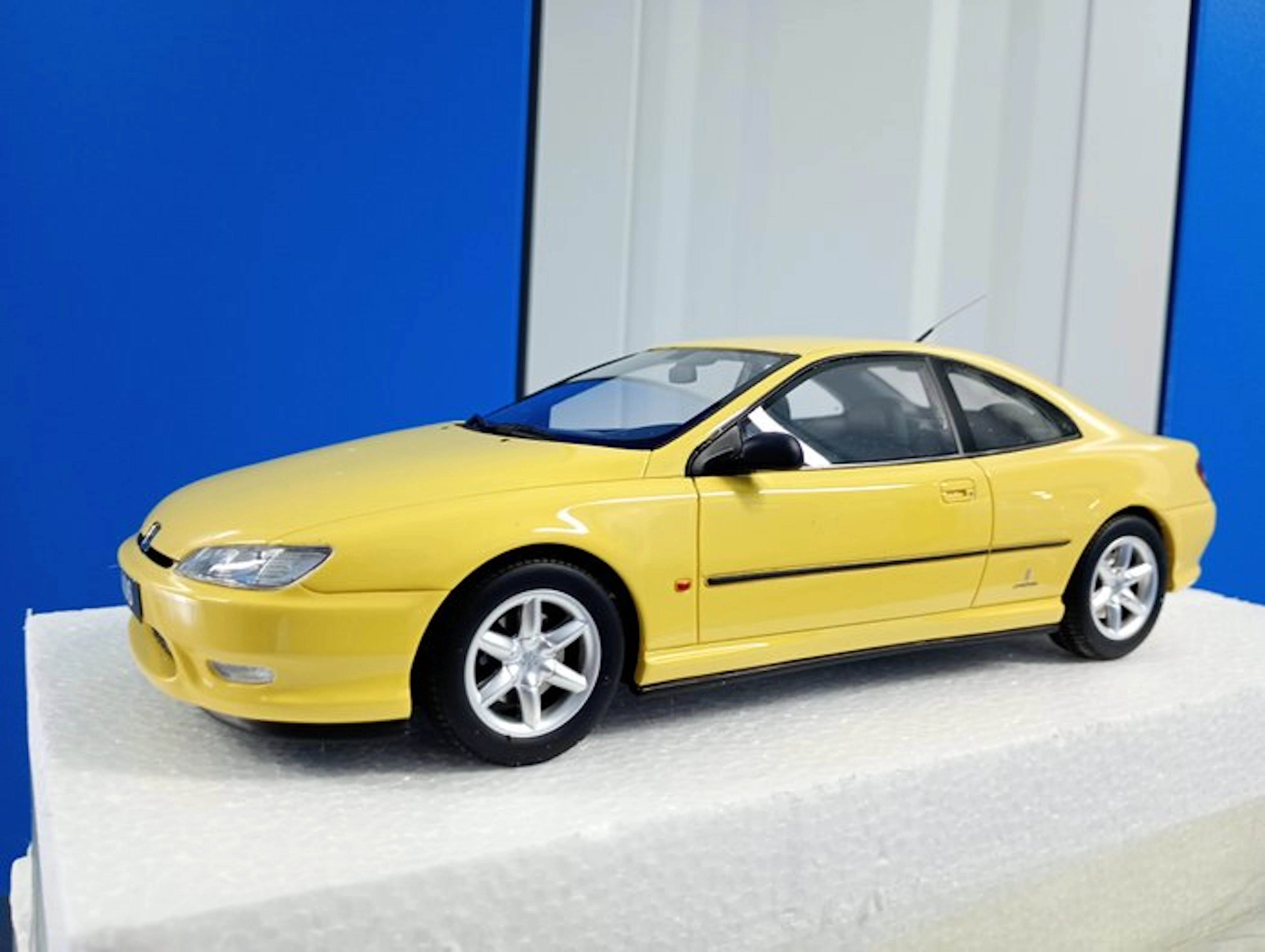 Otto Mobile 1:18 - Model sports car - Peugeot 406 V6 Coupé