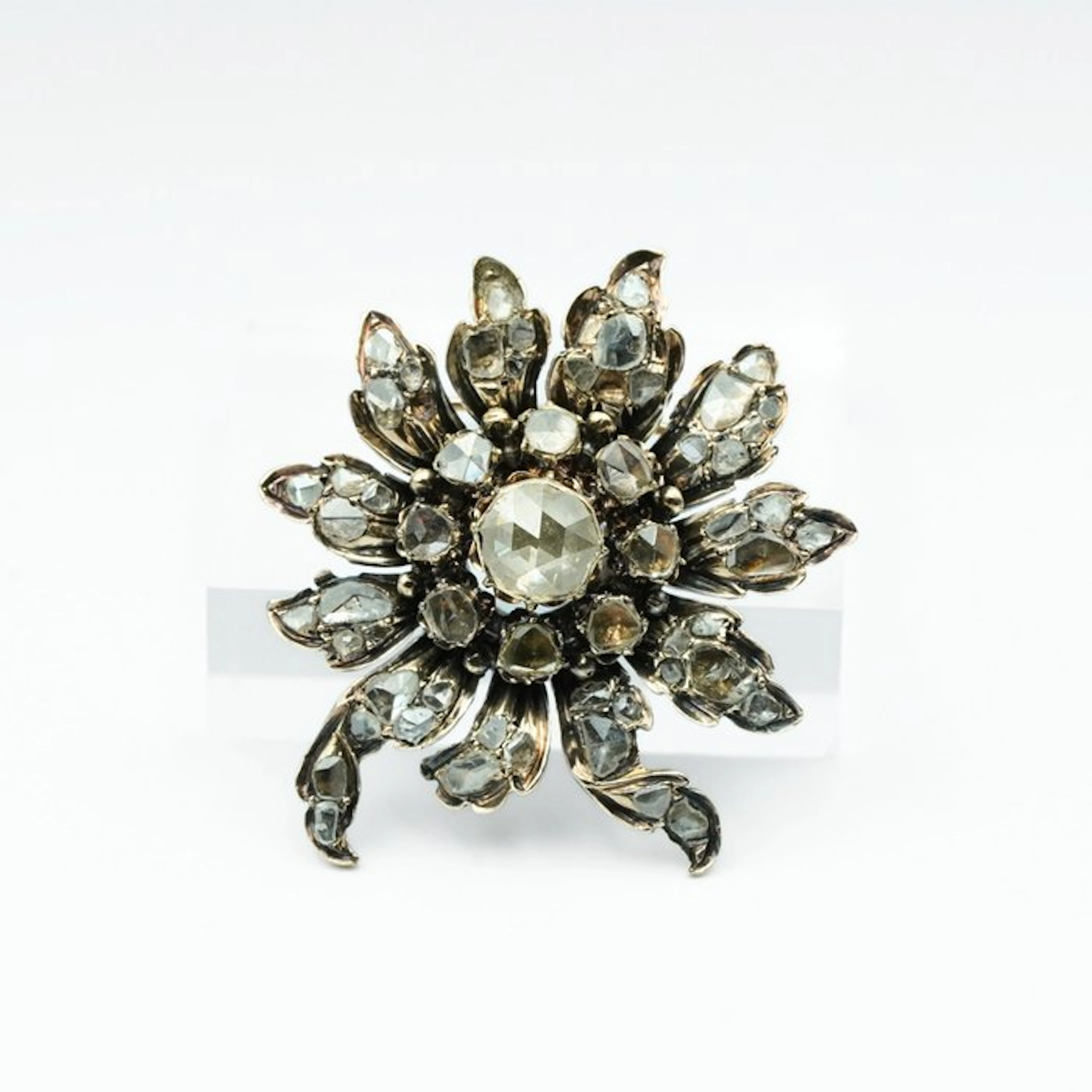 Brooch - 9 kt. Yellow gold - Diamond