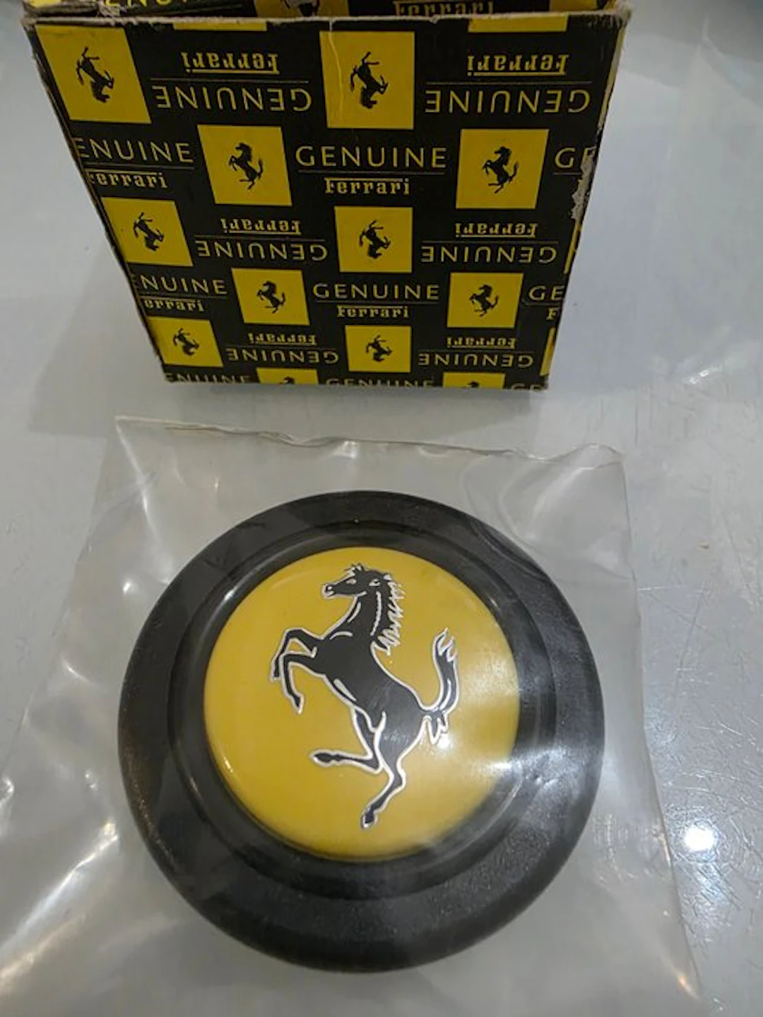 Ferrari F40 / 288 GTO - Horn button - Ferrari - New Old...