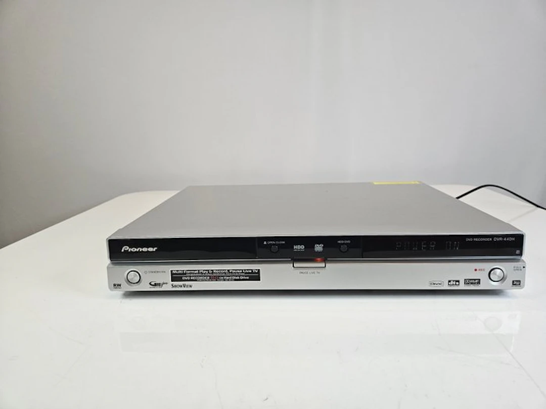 Pioneer DVR-440H-AV DVD player