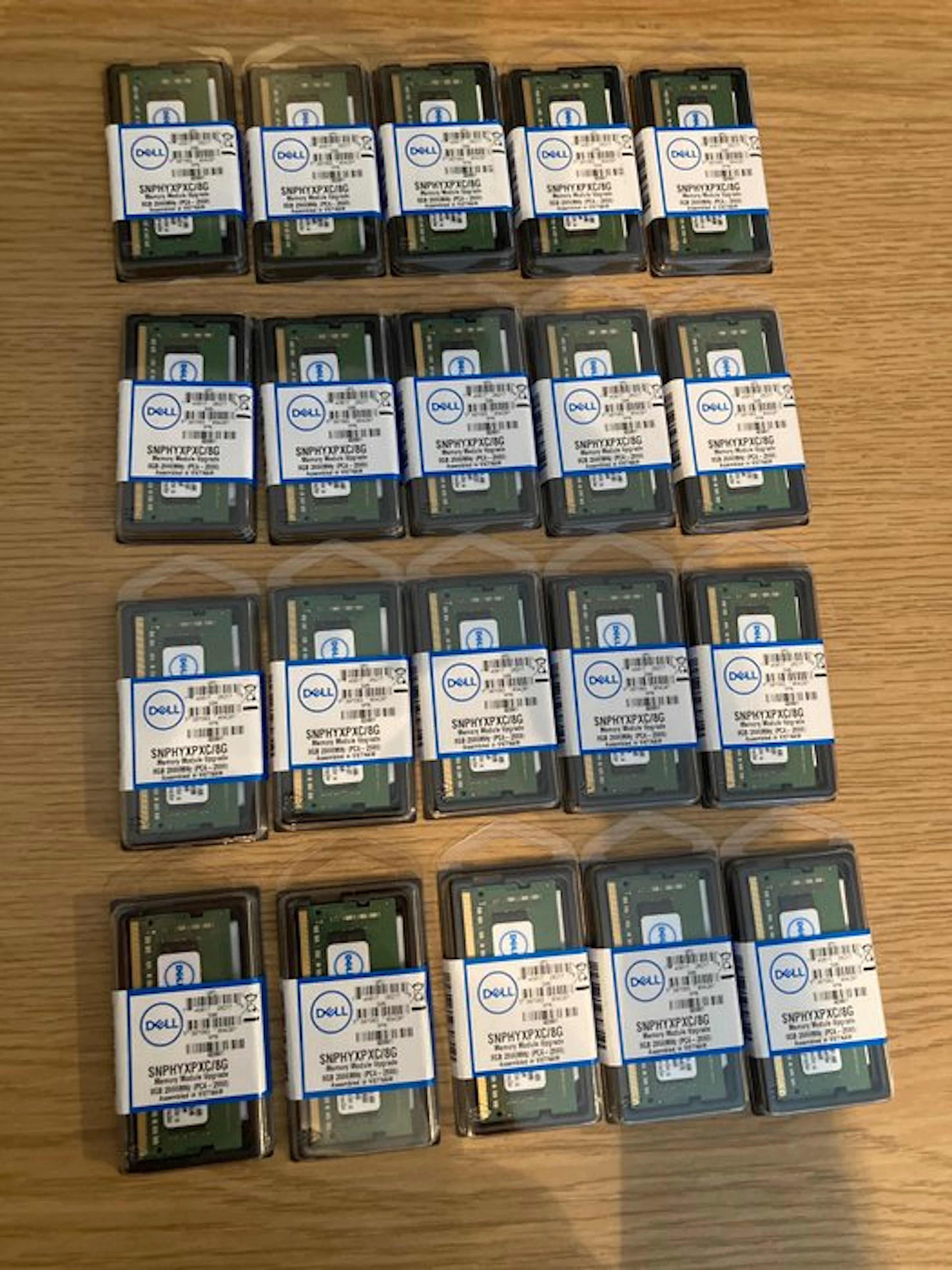 Dell SNPHYXPXC/8G - RAM memory module upgrade - Computer...