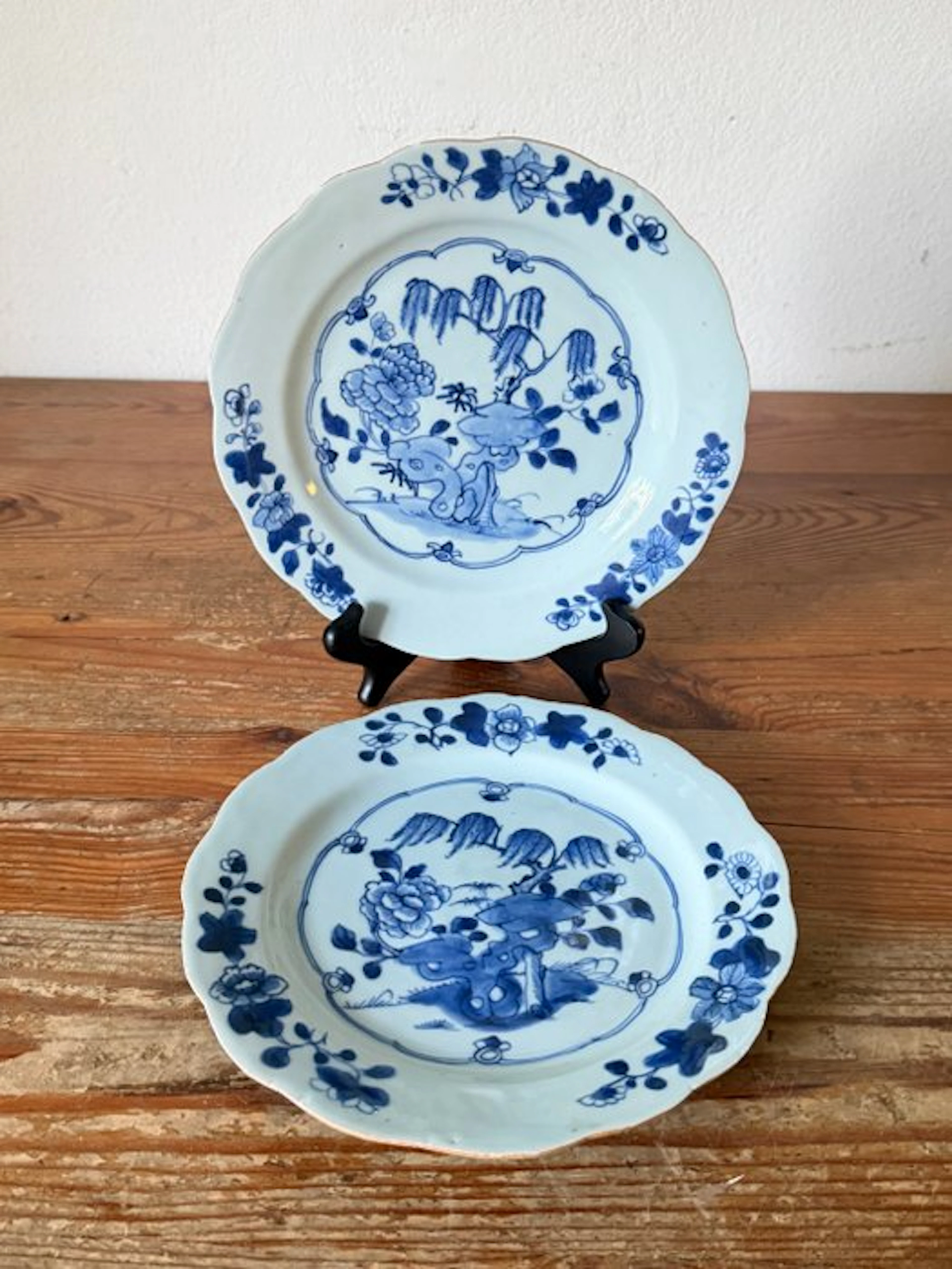 Dish (2) - Porcelain - Decorative flowers
