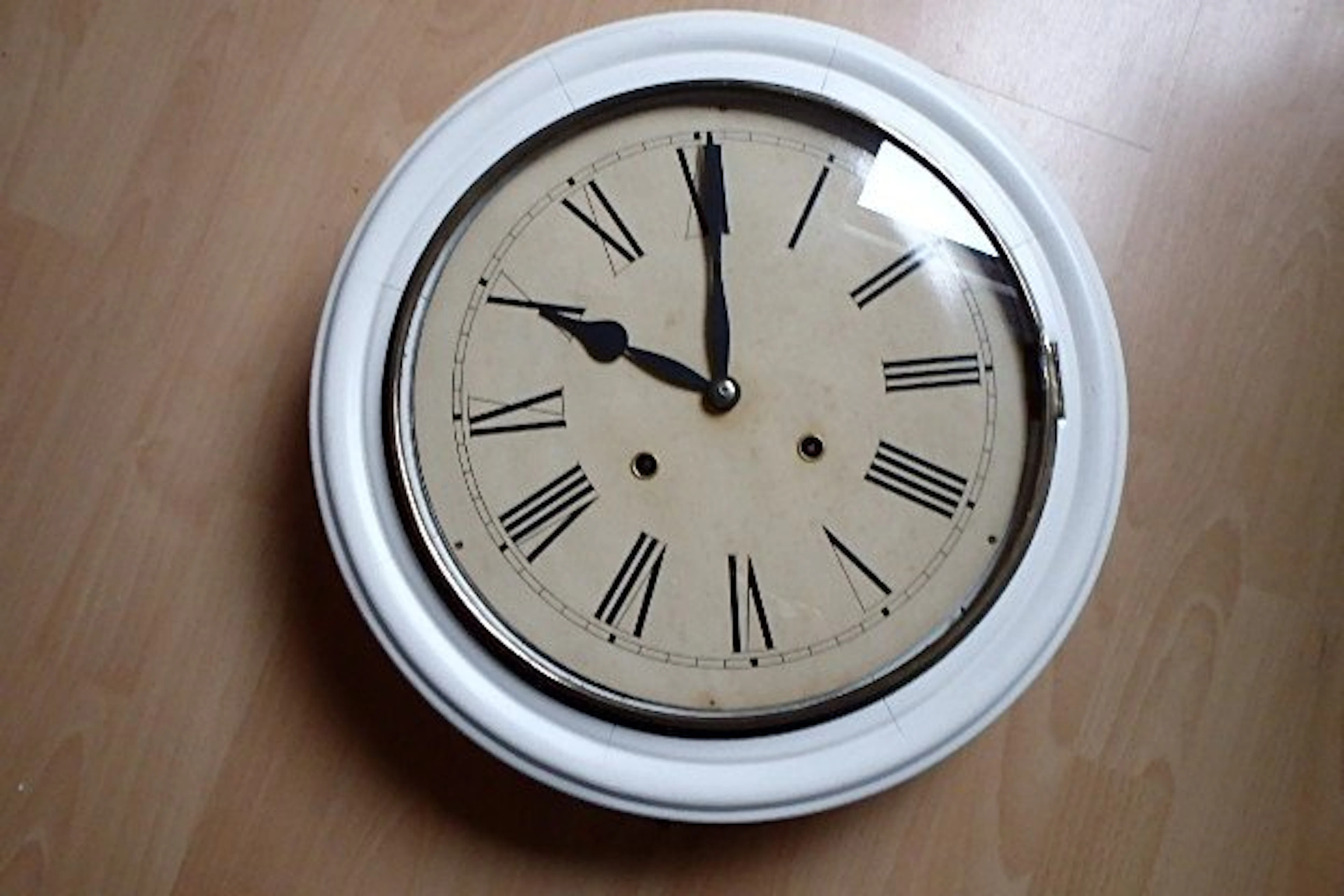 School clock - Brass and unknown wood species - 1900-1910