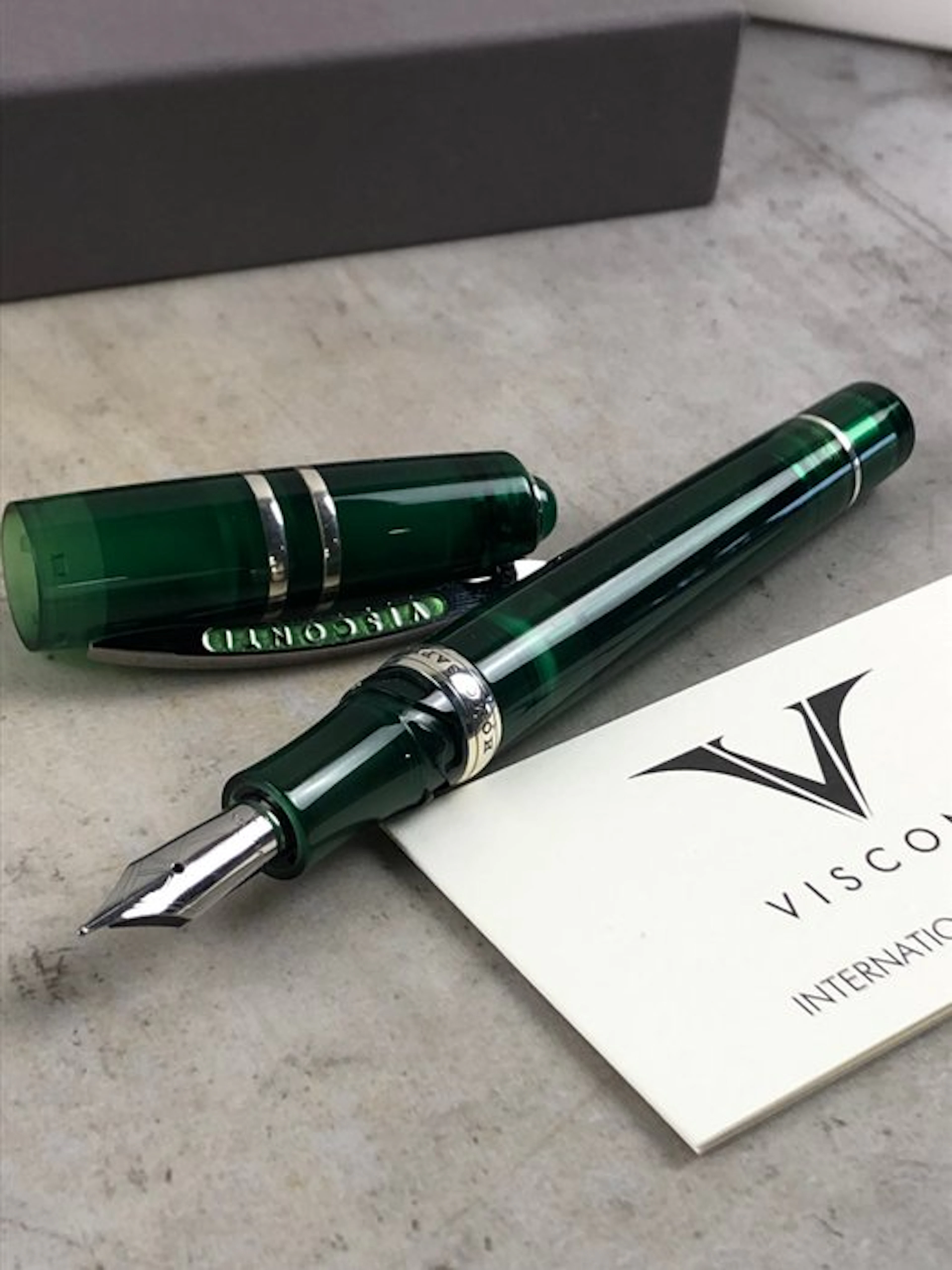 Visconti - Homo Sapiens Demo Stone Emerald - Fountain pen