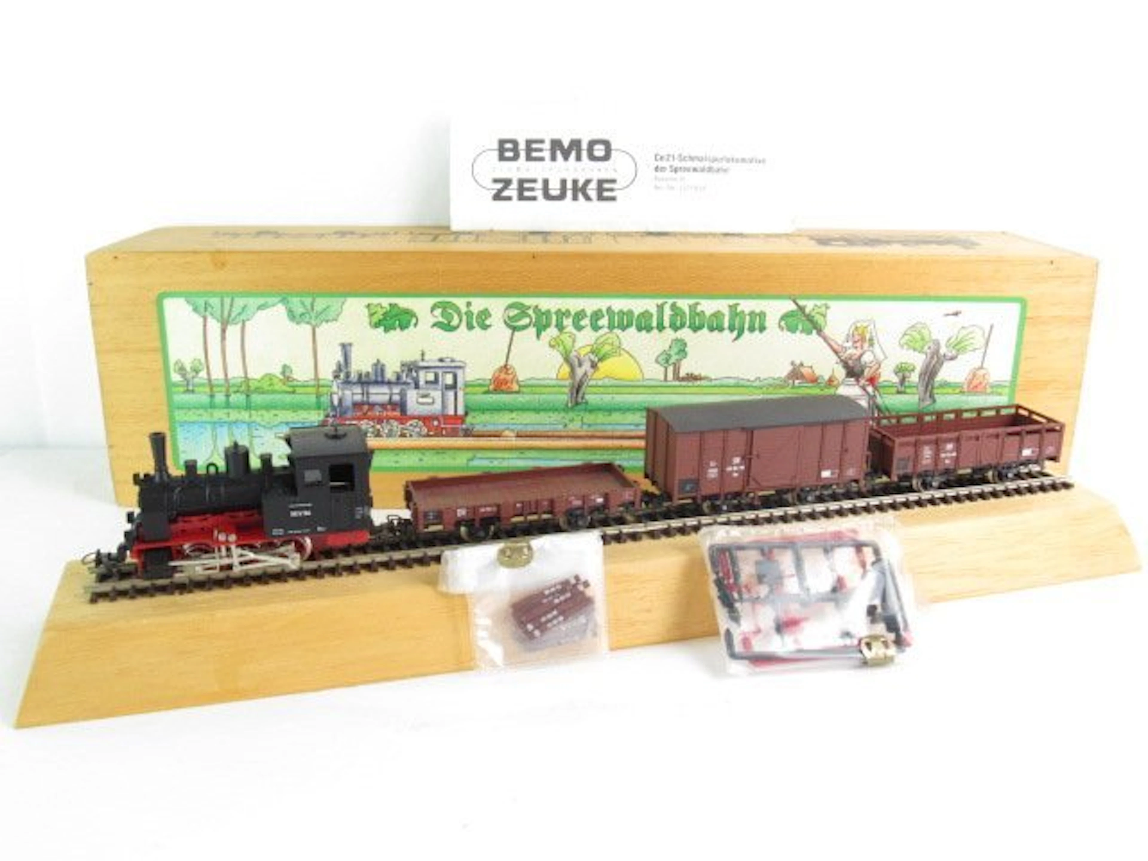 Bemo H0m - 1221834 - Train set (4) - Including 3 freight cars